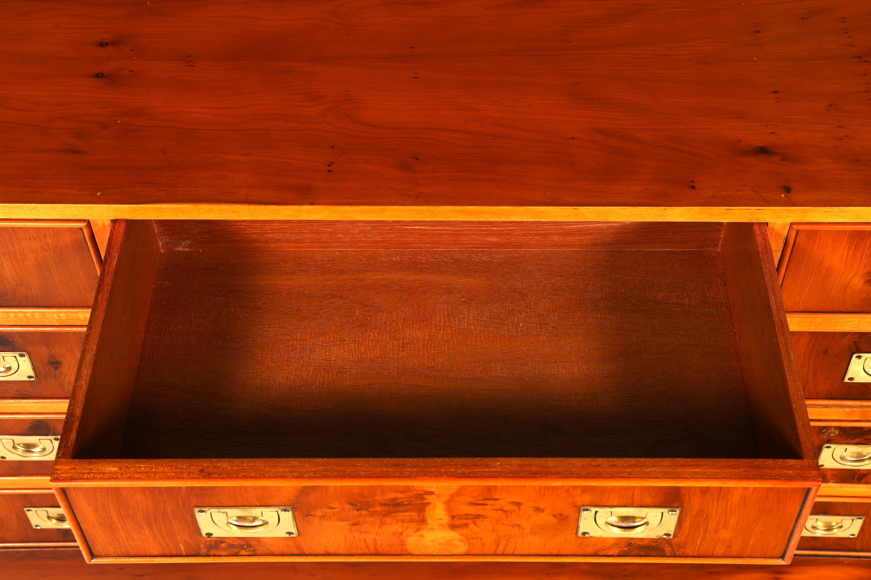 Wunderschönes XXL Maritim Sideboard Englische Schiffs Kommode Englisch Antik Schrank Military Chest