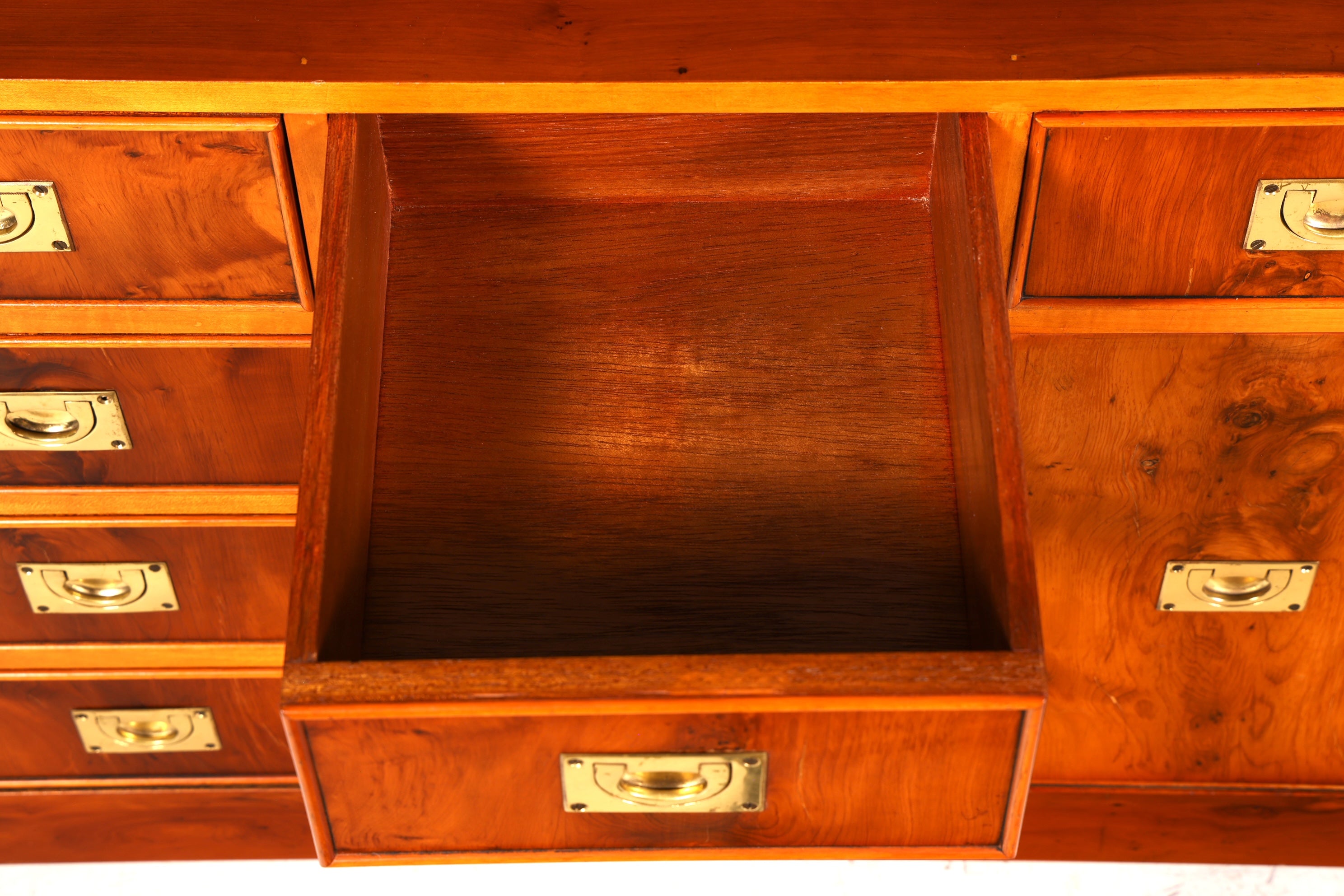 Wunderschönes XXL Maritim Sideboard Englische Schiffs Kommode Englisch Antik Schrank Military Chest
