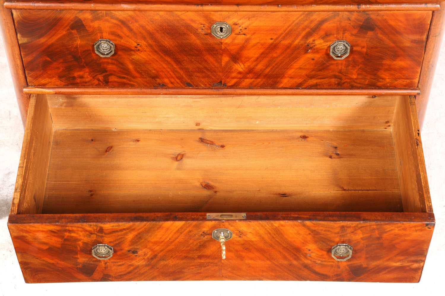 Traumhafte Louis Philippe Kommode Nussbaum Gründerzeit Schubladenkommode um 1890