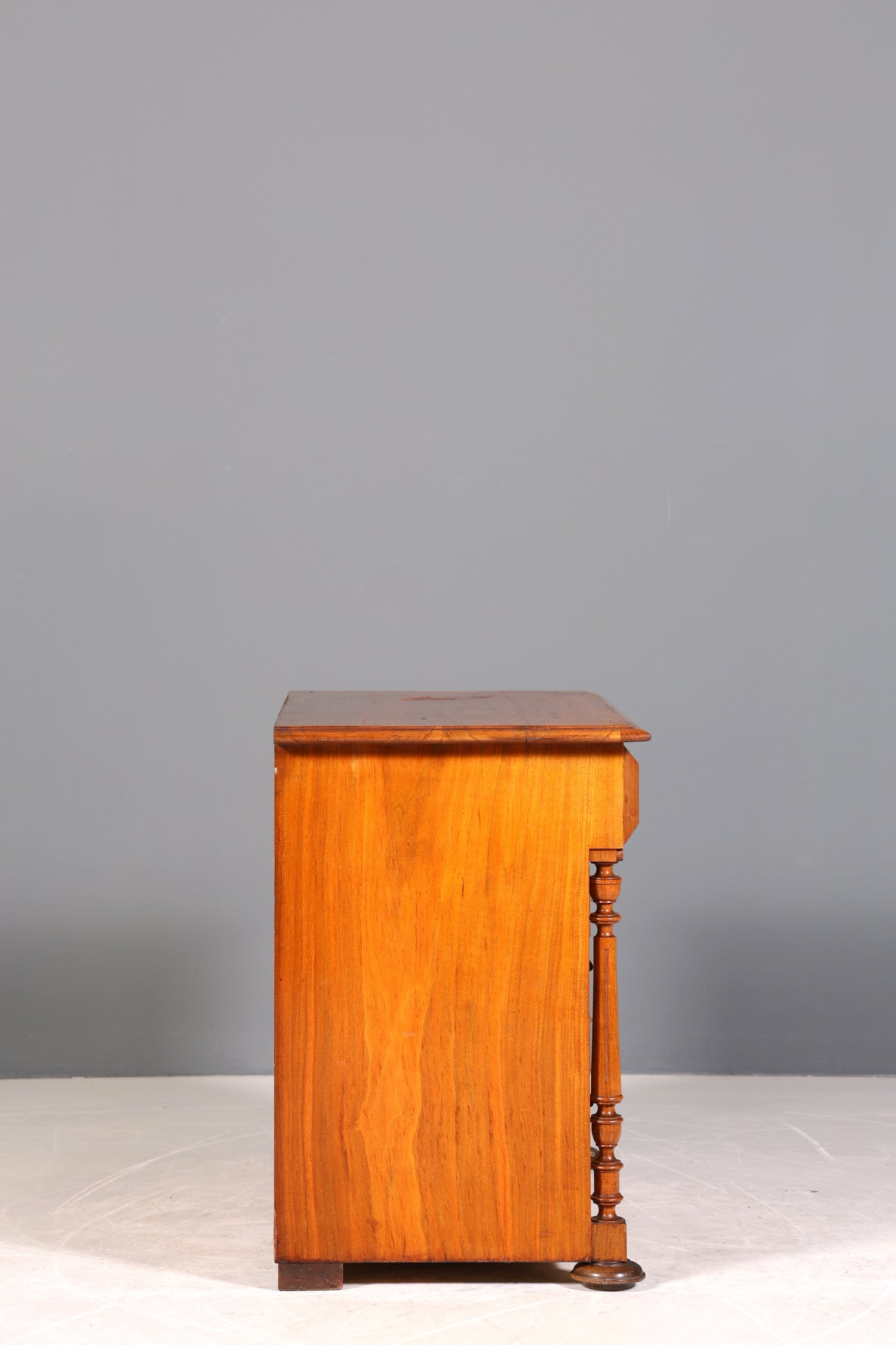 Wunderschöne Gründerzeit Kommode Louis Philippe Vertiko Nussbaum Sideboard um 1880