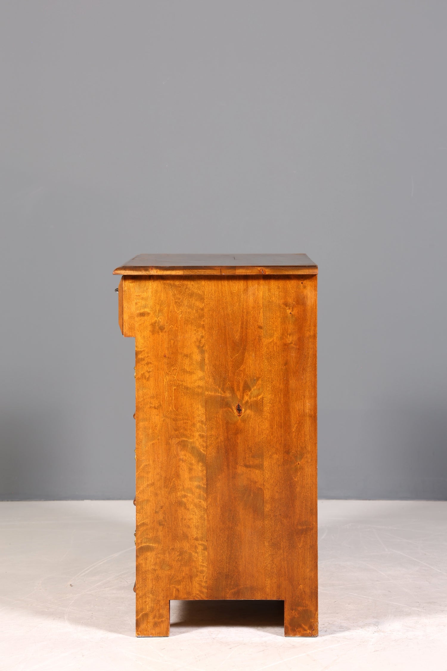 Stilvolle Gründerzeit Kommode Louis Philippe Nussbaum Sideboard um 1880 Antik Schubladenkommode