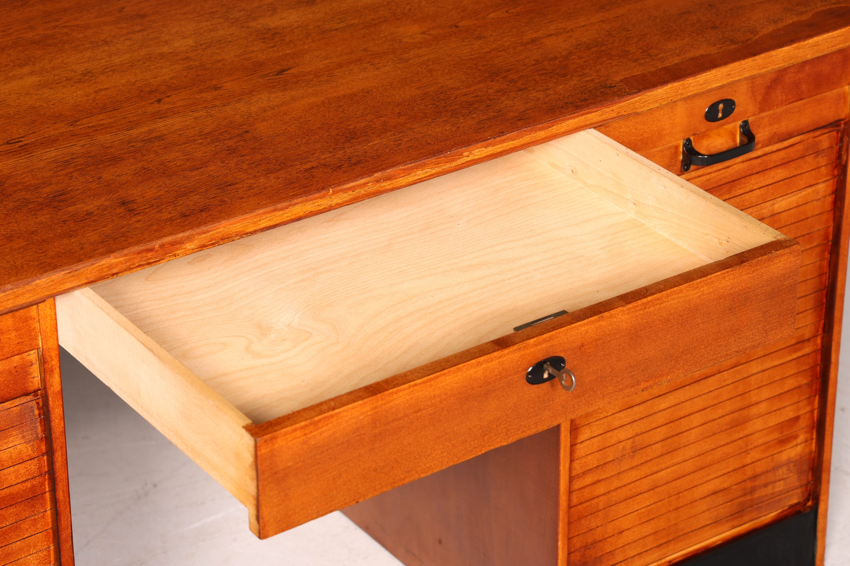 G226 Finish Wunderschöner Mid Century Schreibtisch Danish Design Bürotisch 60er Jahre Office Table (Kopie 2)