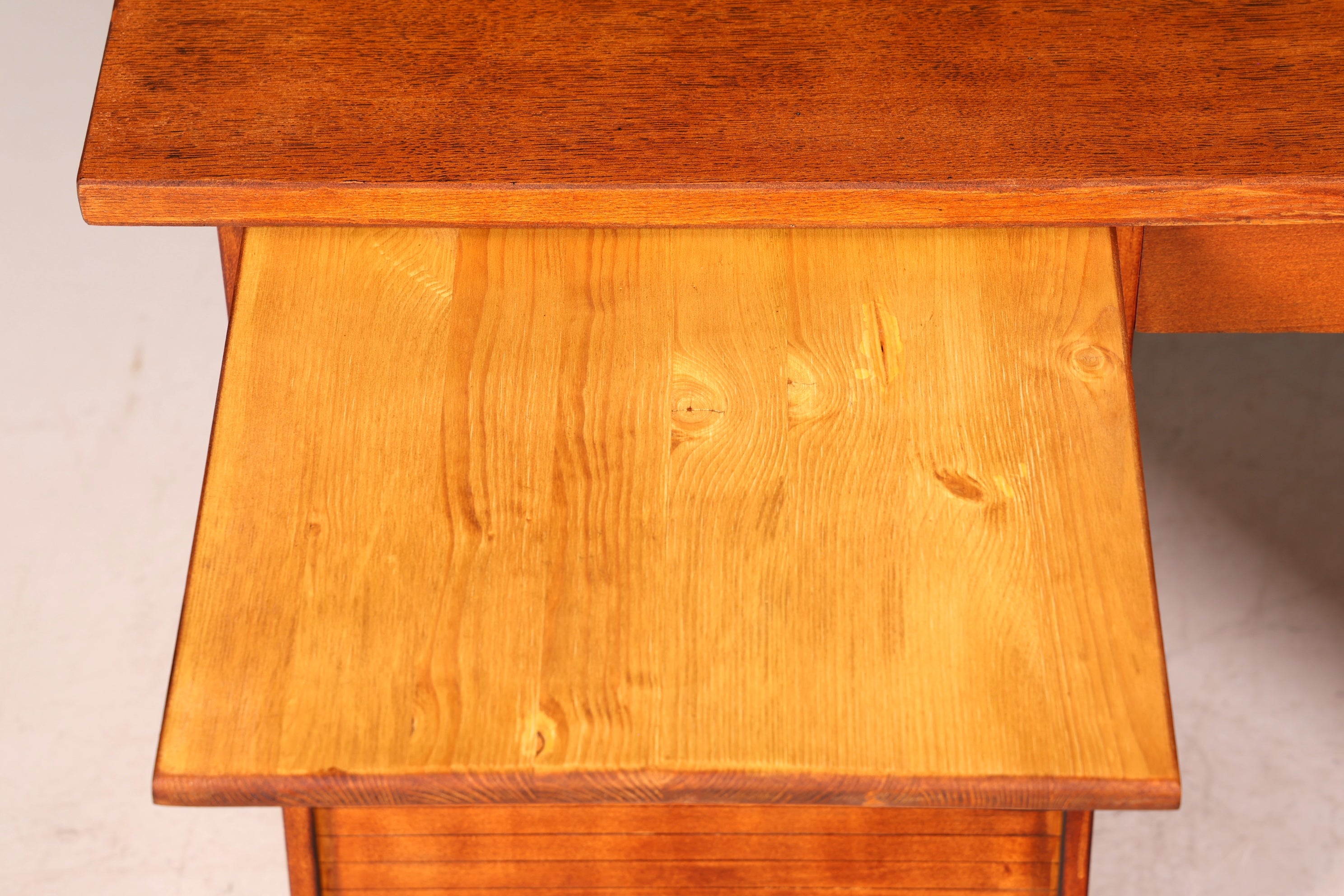 G226 Finish Wunderschöner Mid Century Schreibtisch Danish Design Bürotisch 60er Jahre Office Table (Kopie 2)