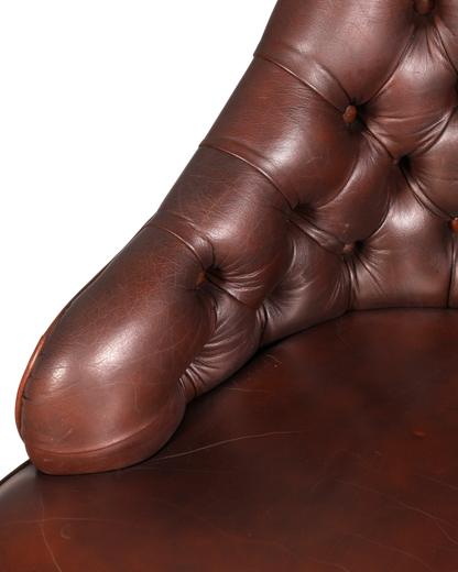 Hauptstadt Möblerei Chesterfield Ledersessel in Braun mit klassischer Knopfheftung und hochwertigem Echtleder