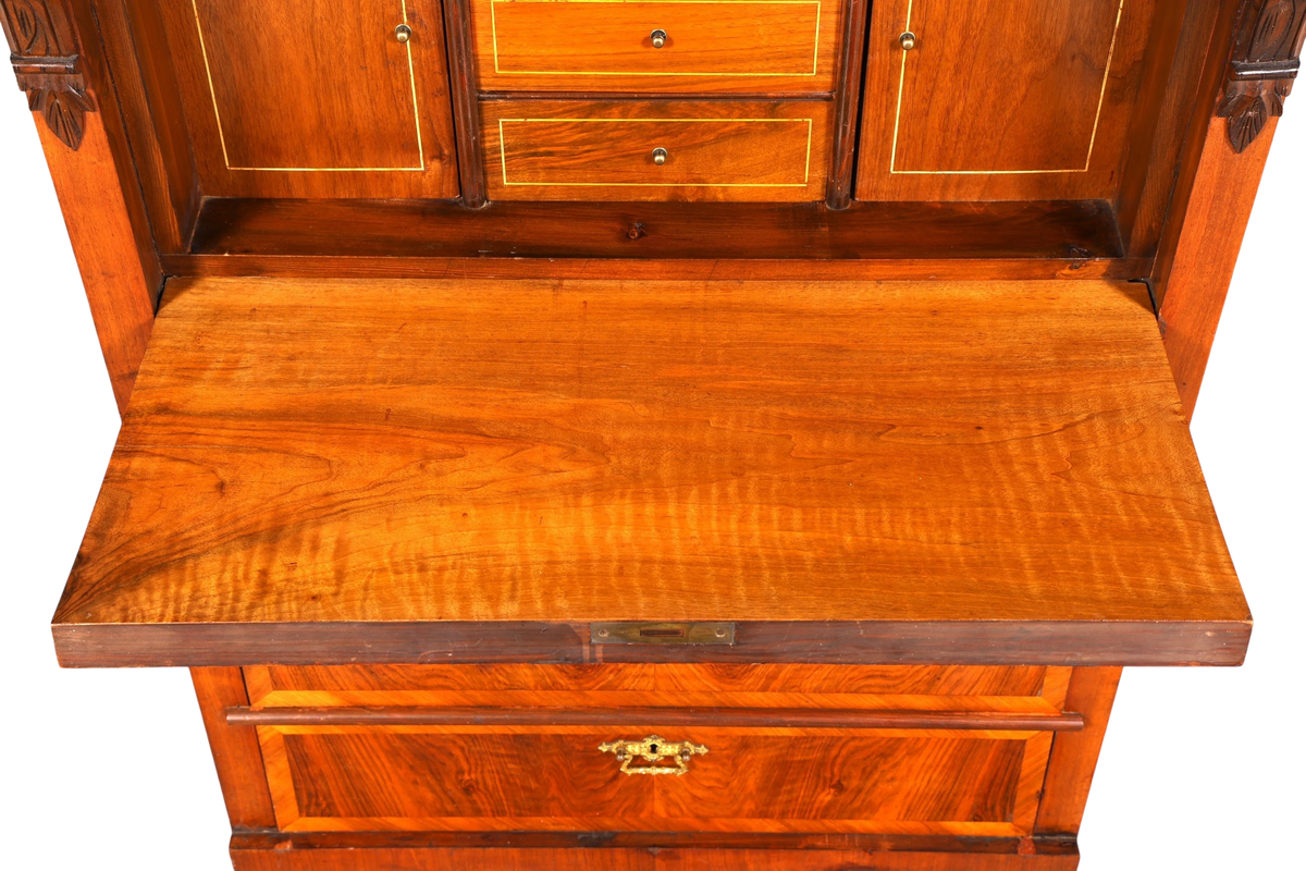 Hauptstadt Möblerei antiker Gründerzeit Sekretär aus massivem Holz mit ausklappbarer Schreibfläche und Jugendstil-Details