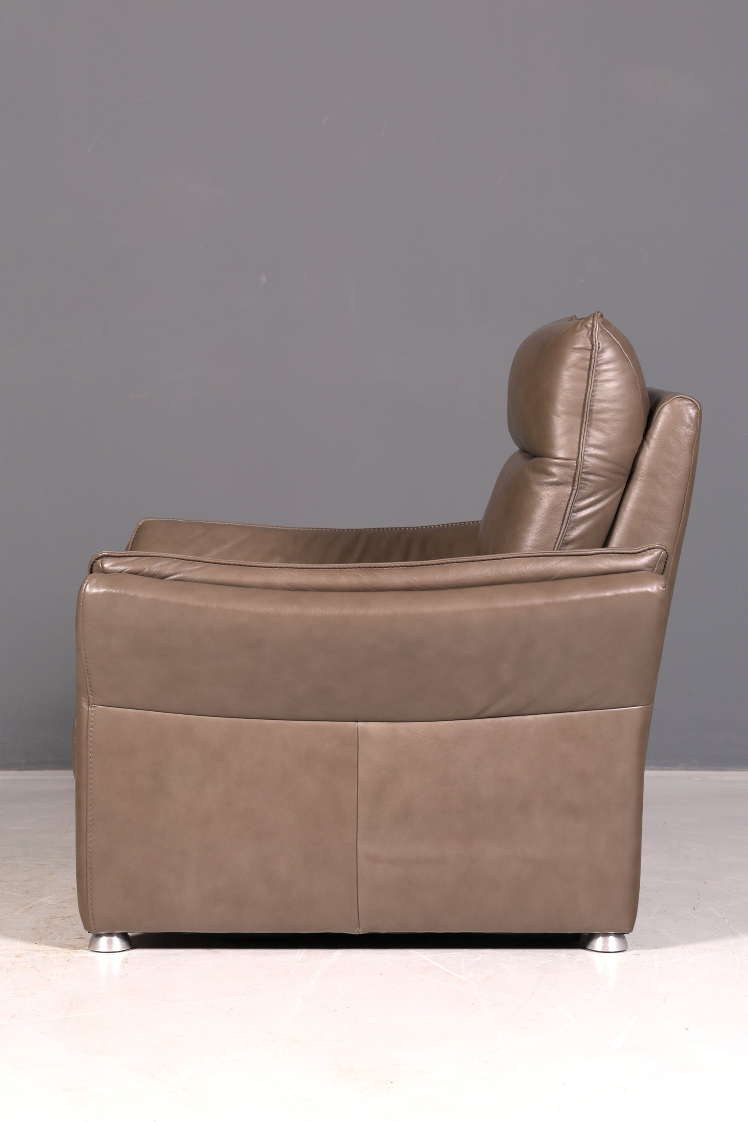 Wunderschöner Moderner Ledersessel Taupe Echt Leder Relaxsessel Loungesessel Polstersessel Armlehnsessel Vintage