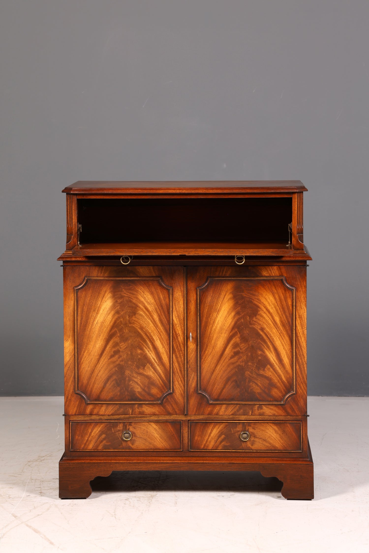 Wunderschöner Englischer Schrank Mahagoni Antik Anrichte Hifi Schrank Kommode Vintage