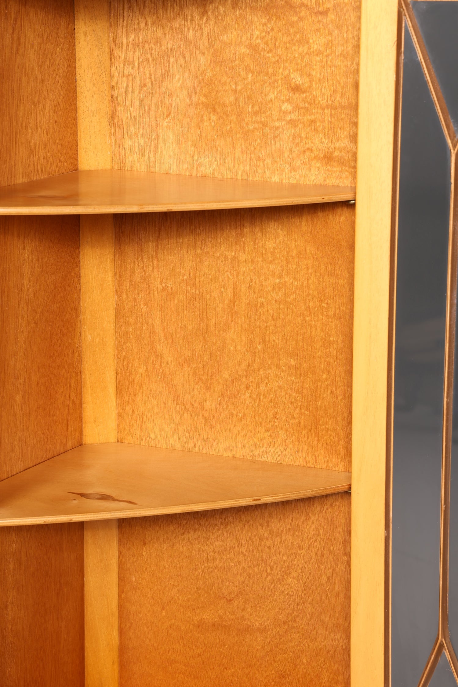 G247 Finish Wunderschöne Englische Eckvitrine Antik 60s echt Holz Schrank Eckschrank Glasvitrine Vitrine (Kopie)