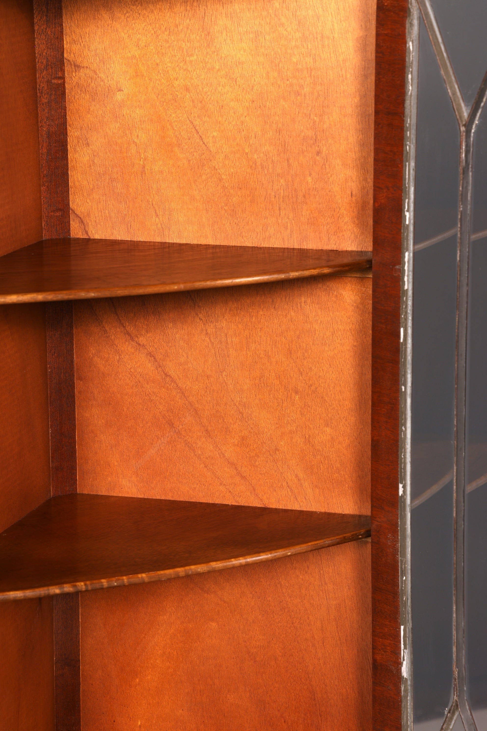 G248 Finish Wunderschöne Englische Eckvitrine Mahagoni Antik 60s echt Holz Schrank Eckschrank Glasvitrine (Kopie)