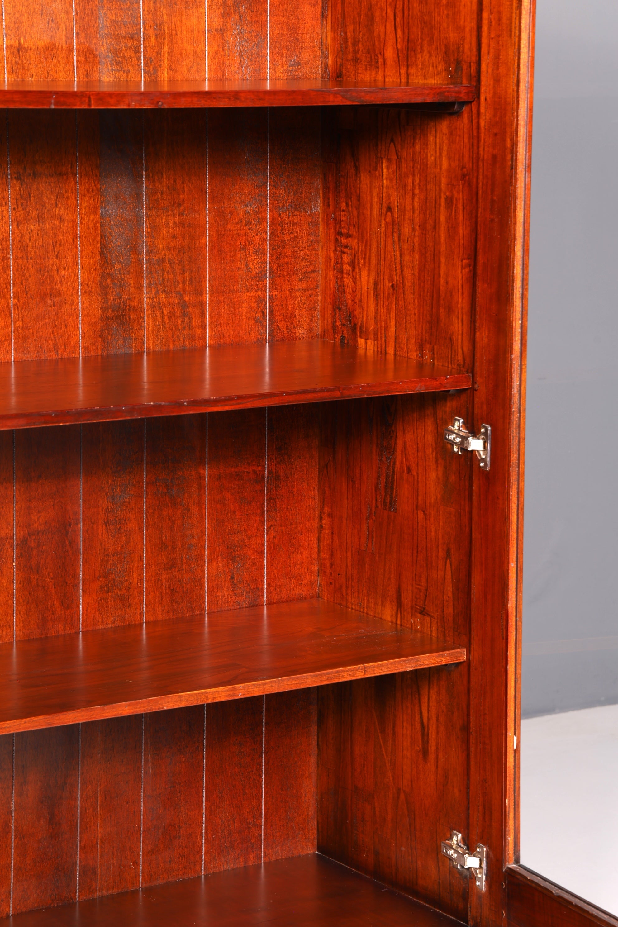 Wunderschöne Vitrine im englischen Stil Englische Bücherschrank Antik Stil Glasvitrine Buffet Holz Schrank