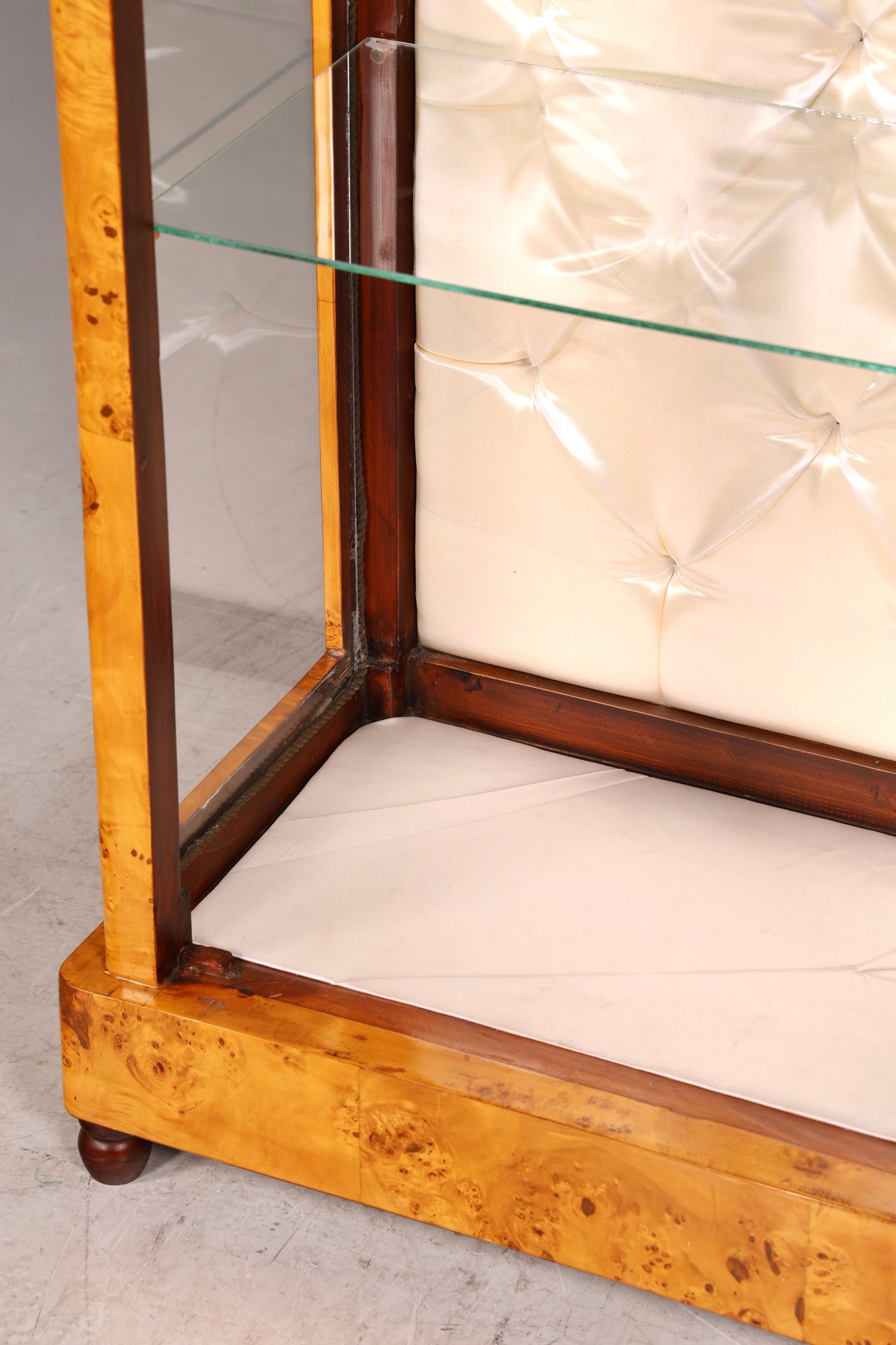 Beeindruckende Art Deco Design Vitrine Bücherregal Biedermeier Kult Regal Bookshelf Regal Glasschrank