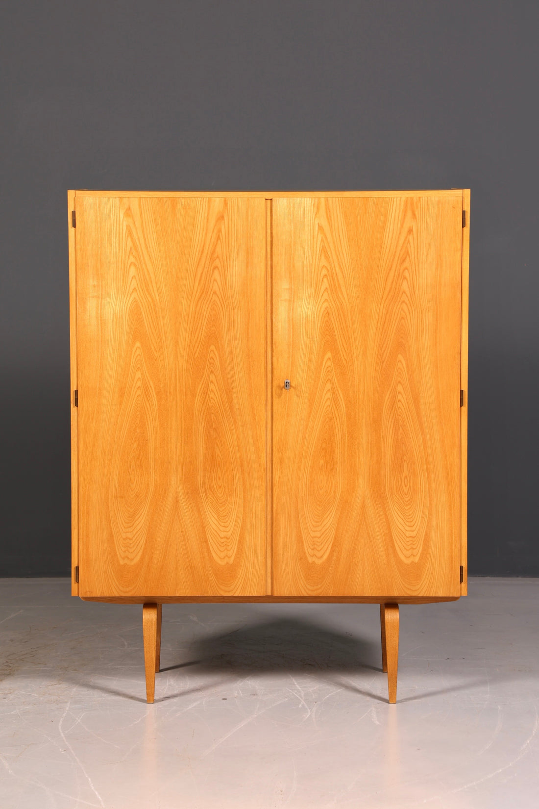 Prachtige Hellerau-kast model 427, Mid-Century-vintage-archiefkast, highboard, Vertiko, linnenkast