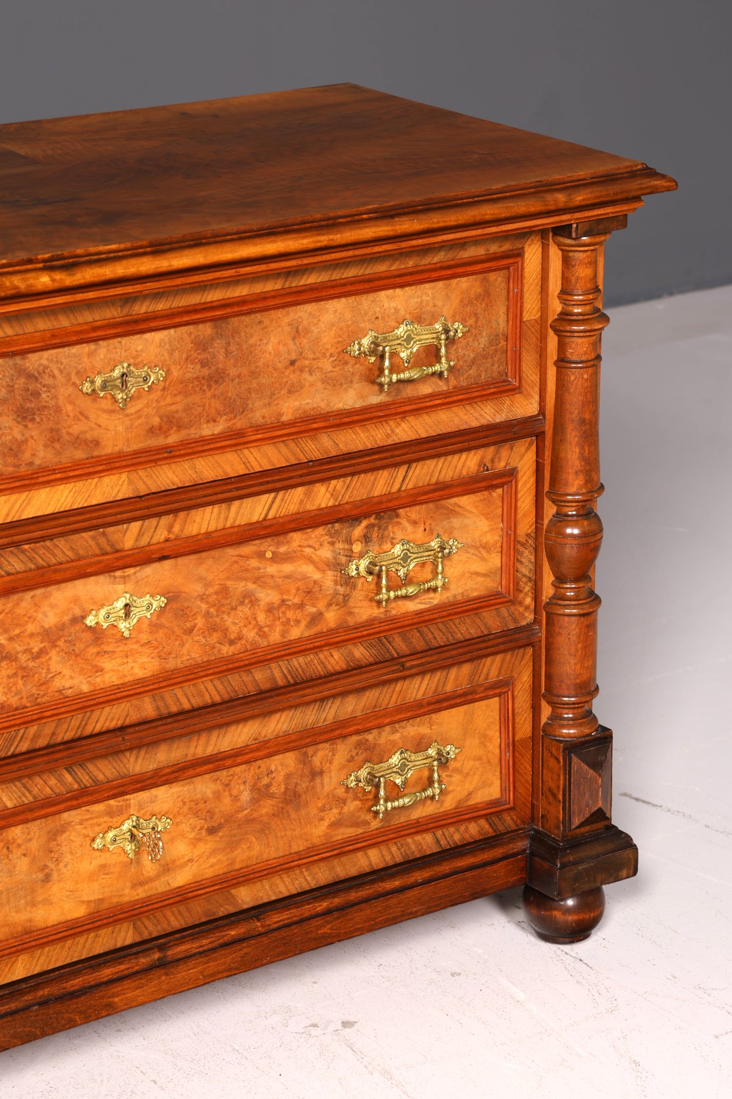 Wunderschöne Gründerzeit Kommode Louis Philippe Nussbaum Schubladenkommode Sideboard Antik um 1880