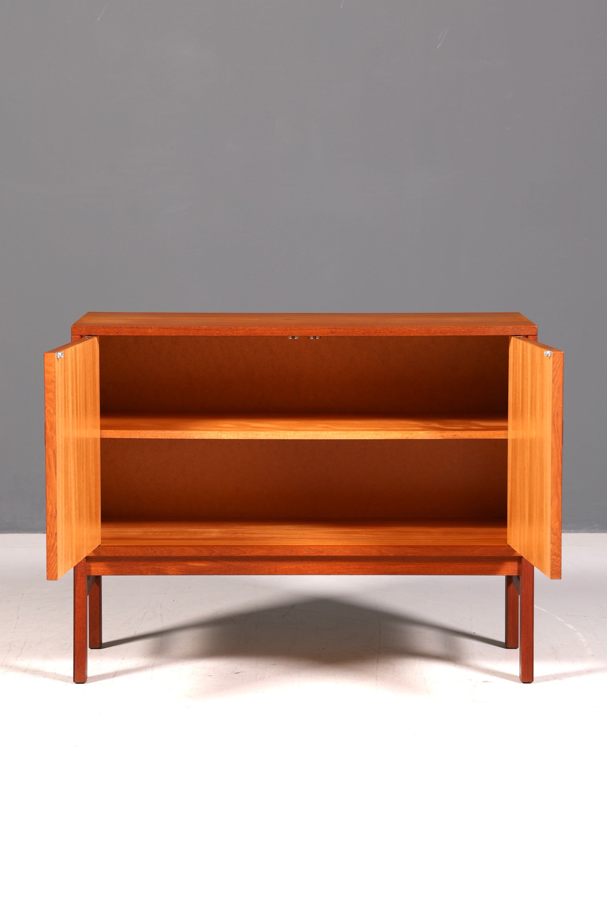 Wunderschöne Mid Century Kommode Vintage Schrank Retro Flurkommode 60s Sideboard Regal Designklassiker