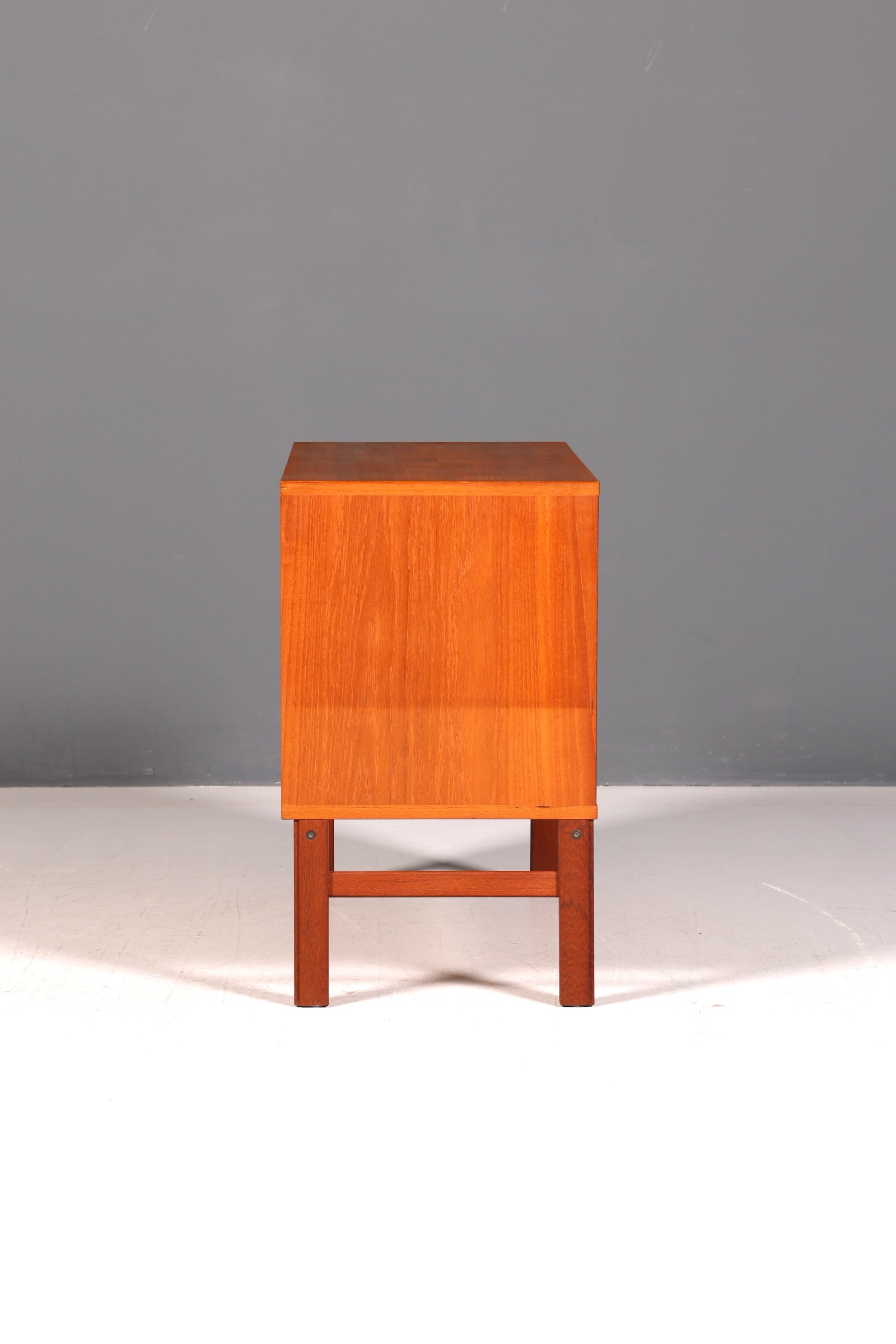 Wunderschöne Mid Century Kommode Vintage Schrank Retro Flurkommode 60s Sideboard Regal Designklassiker
