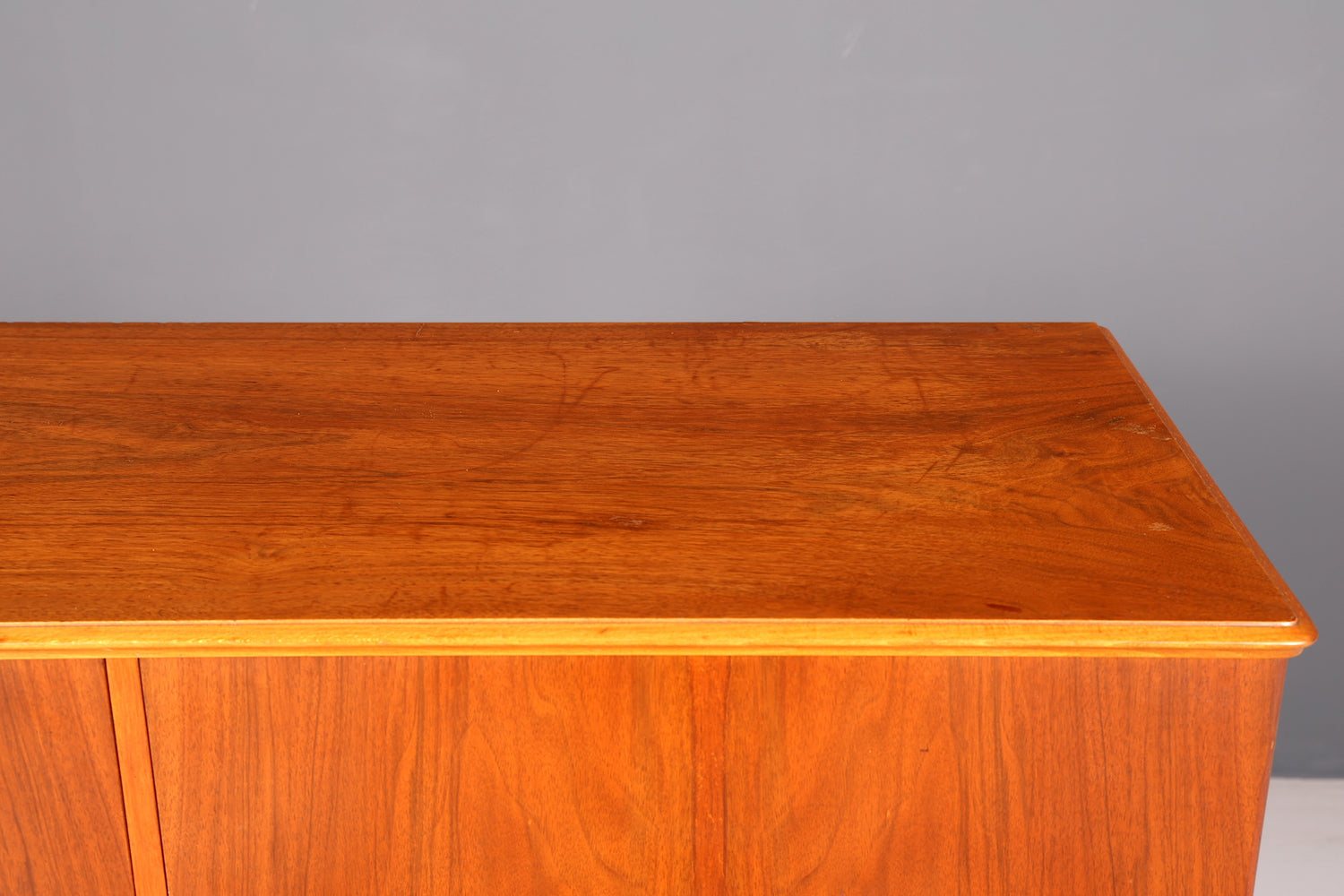 Wunderschöner Mid Century Schrank 60er Jahre Wäscheschrank Aktenschrank Kommode Vintage Designer