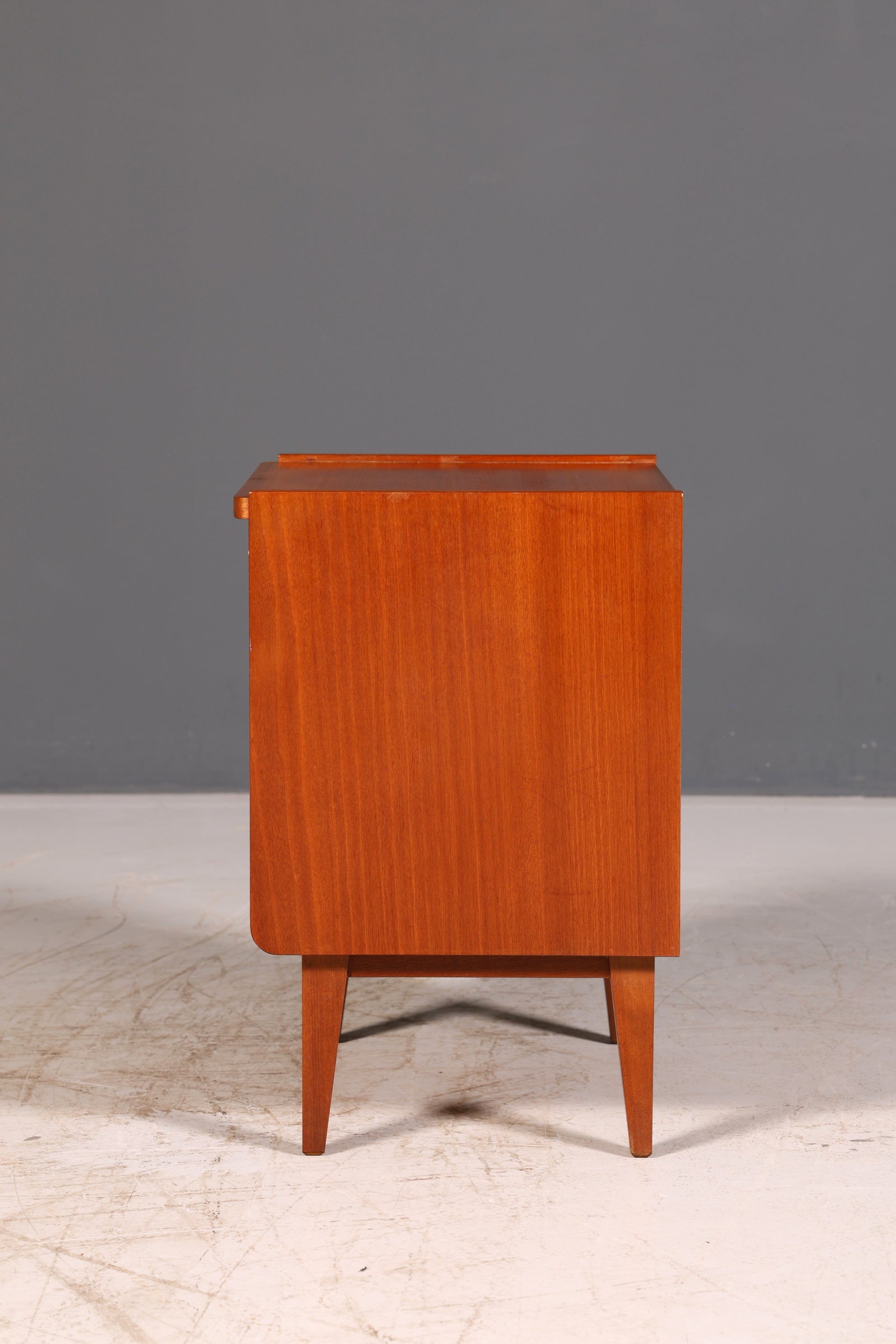 Wunderschöner Mid Century Nachttisch Vintage Danish Design Kommode Beistelltisch Nachtschrank Retro echt Holz 1 von 2
