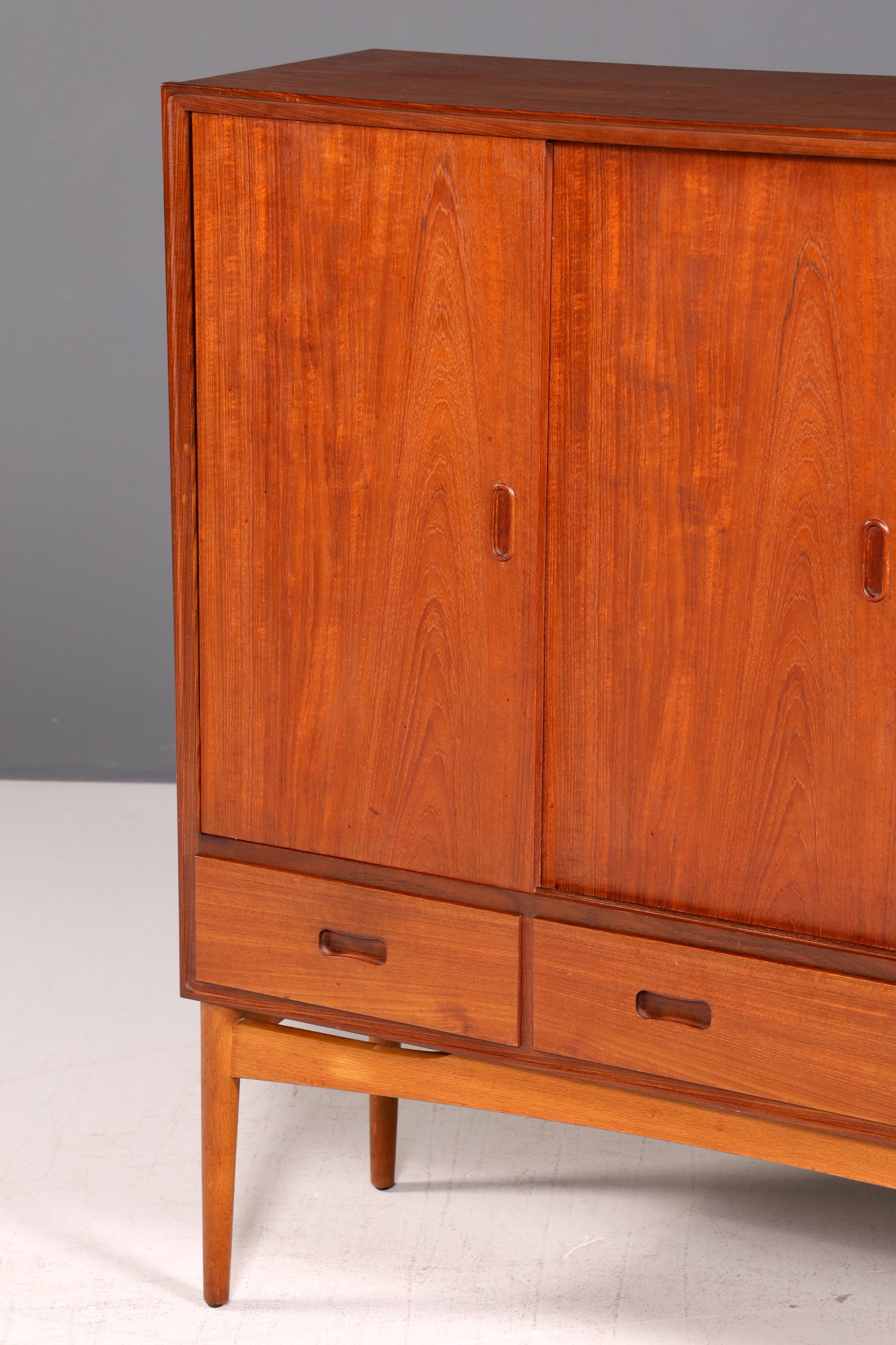Wunderschönes Mid Century Highboard Vintage Schrank Retro Sideboard Danish Design Teak Holz Kommode