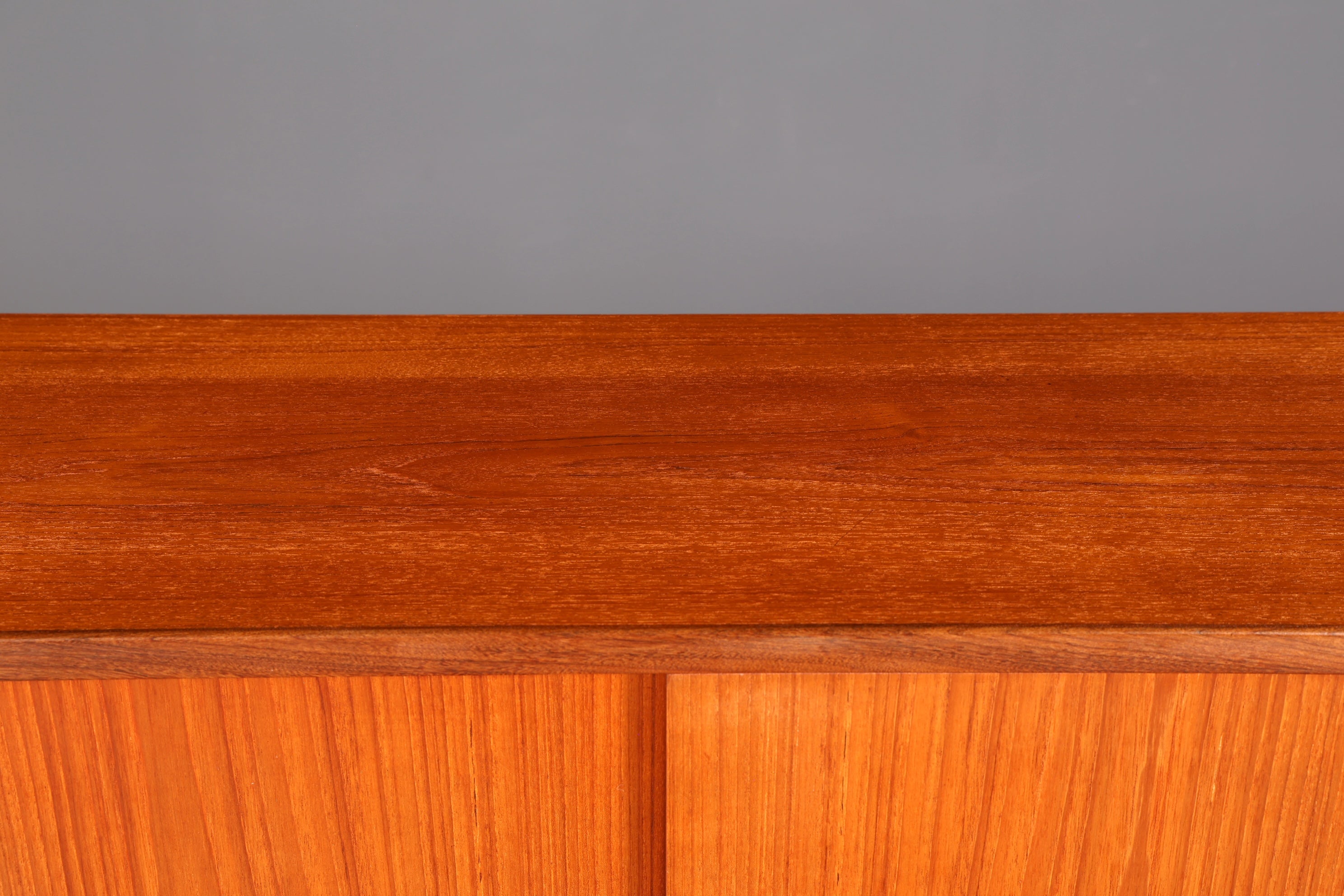 Edles Mid Century Sideboard Vintage Schrank Retro Highboard Danish Design Teak Holz Kommode Designer