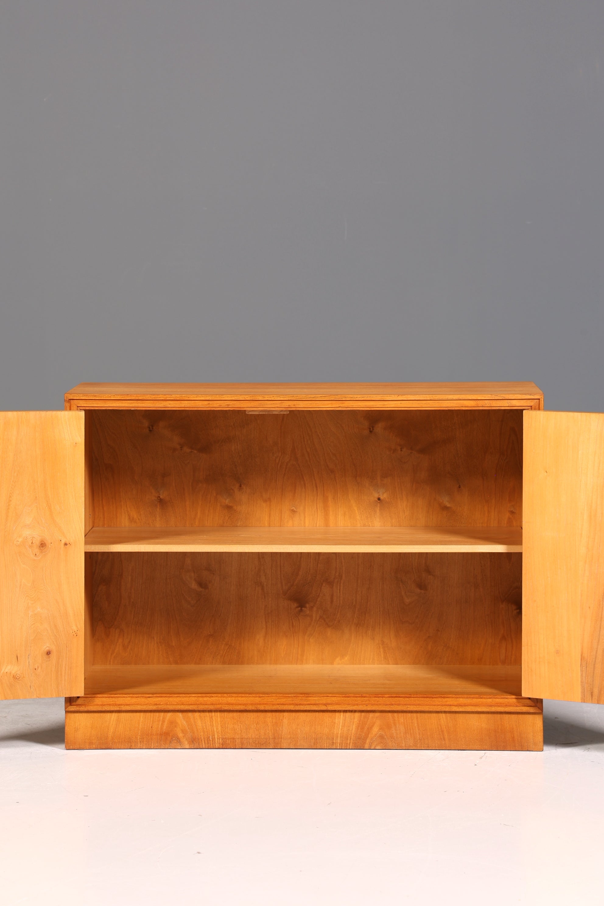 Wunderschöne Mid Century Schrank Vintage Retro Flur Schrank Kommode 60s Regal Sideboard