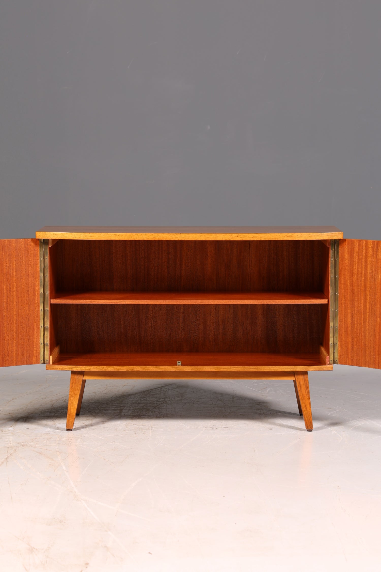 Wunderschönes Mid Century Sideboard Vintage TV Schrank Retro Flur Schrank 60er echt Holz