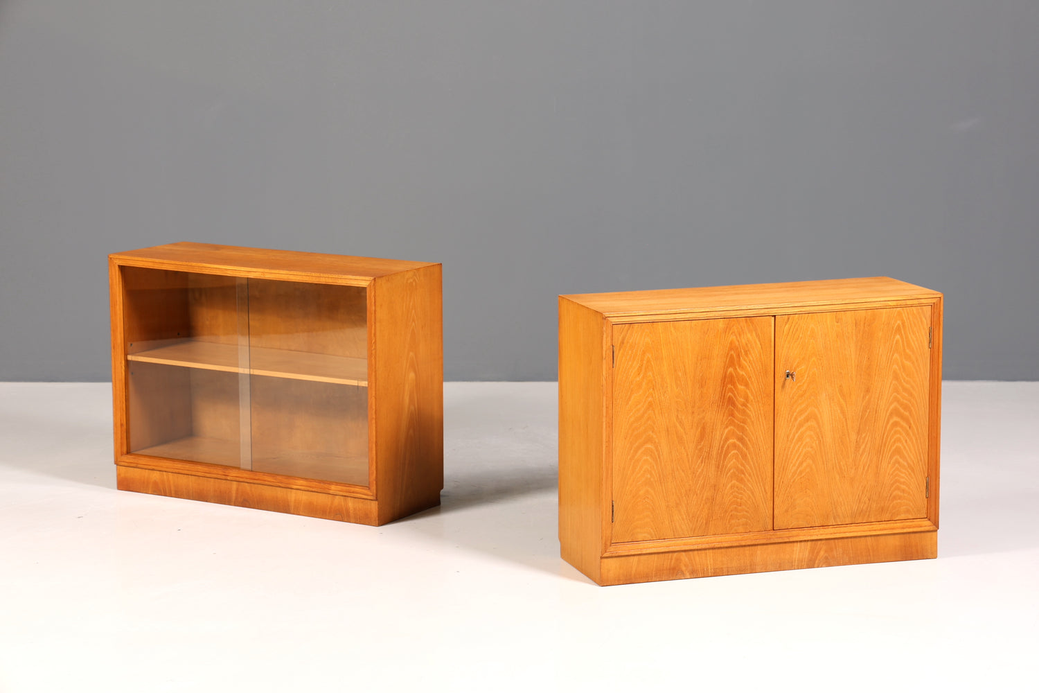 Wunderschöne Mid Century Schrank Vintage Retro Flur Schrank Kommode 60s Regal Sideboard