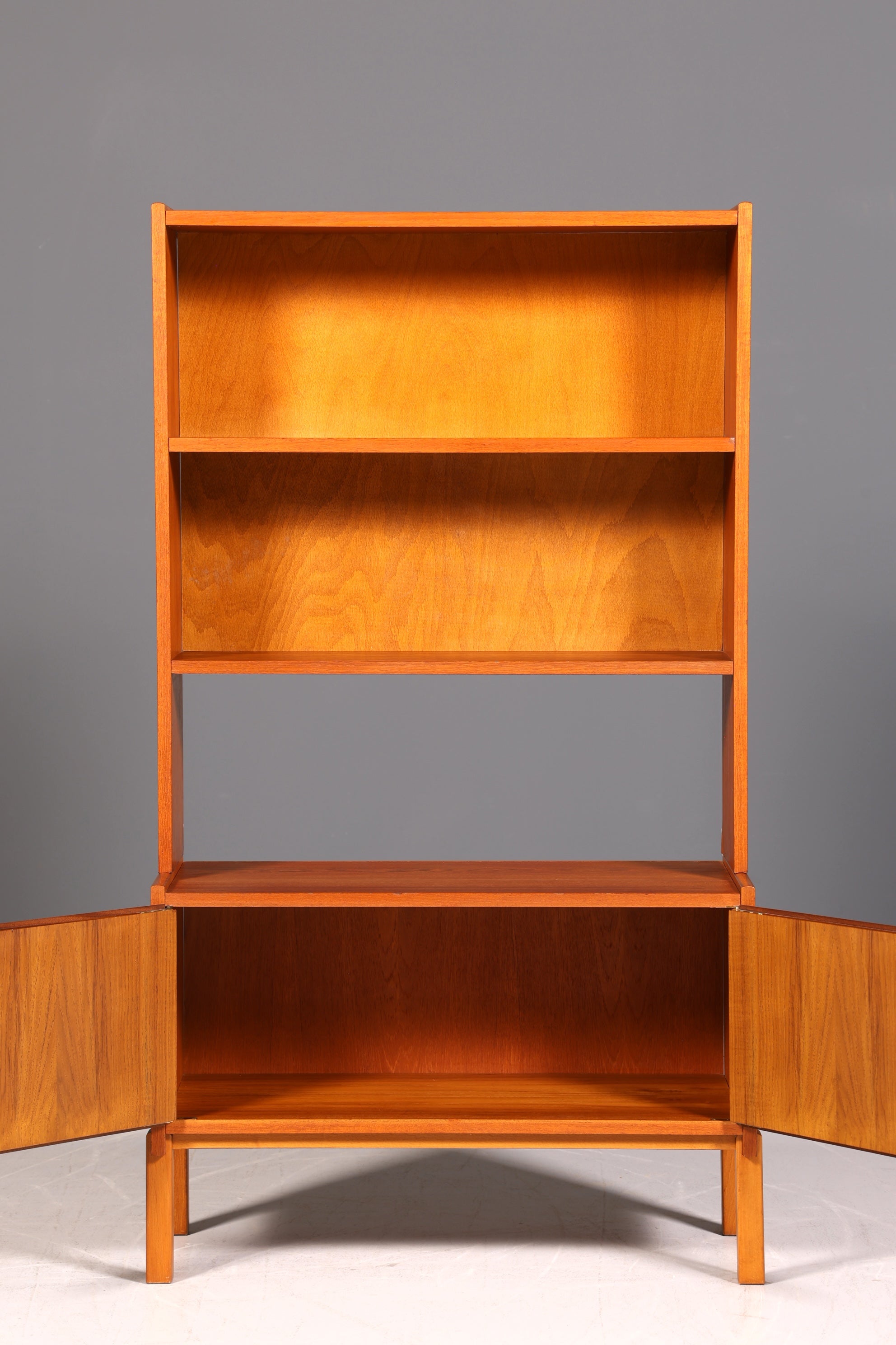 Schlichtes Mid Century Regal Danish Design Bücherregal Retro Schrank Kommode 60s Designklassiker
