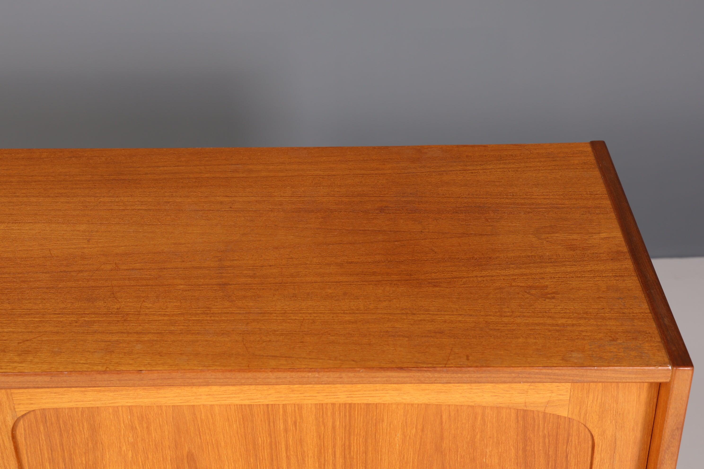 Stilvolles Mid Century Highboard "Made in Denmark" echt Holz Schrank Retro Sideboard Regal