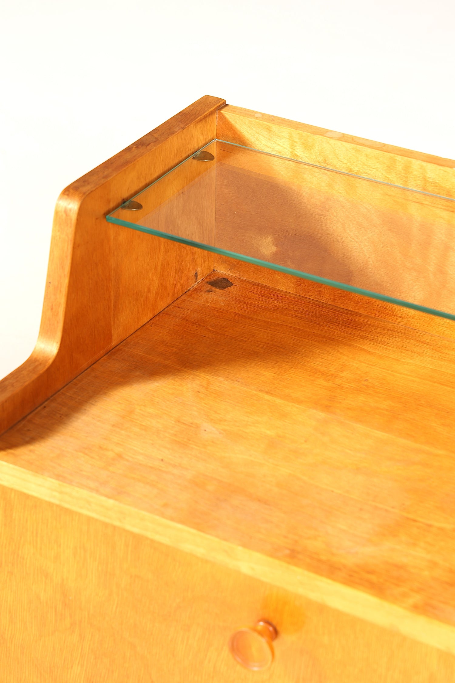 Schlichte Mid Century Kommode Vintage Klappschränkchen Danish Design Nachttisch 2 von 2