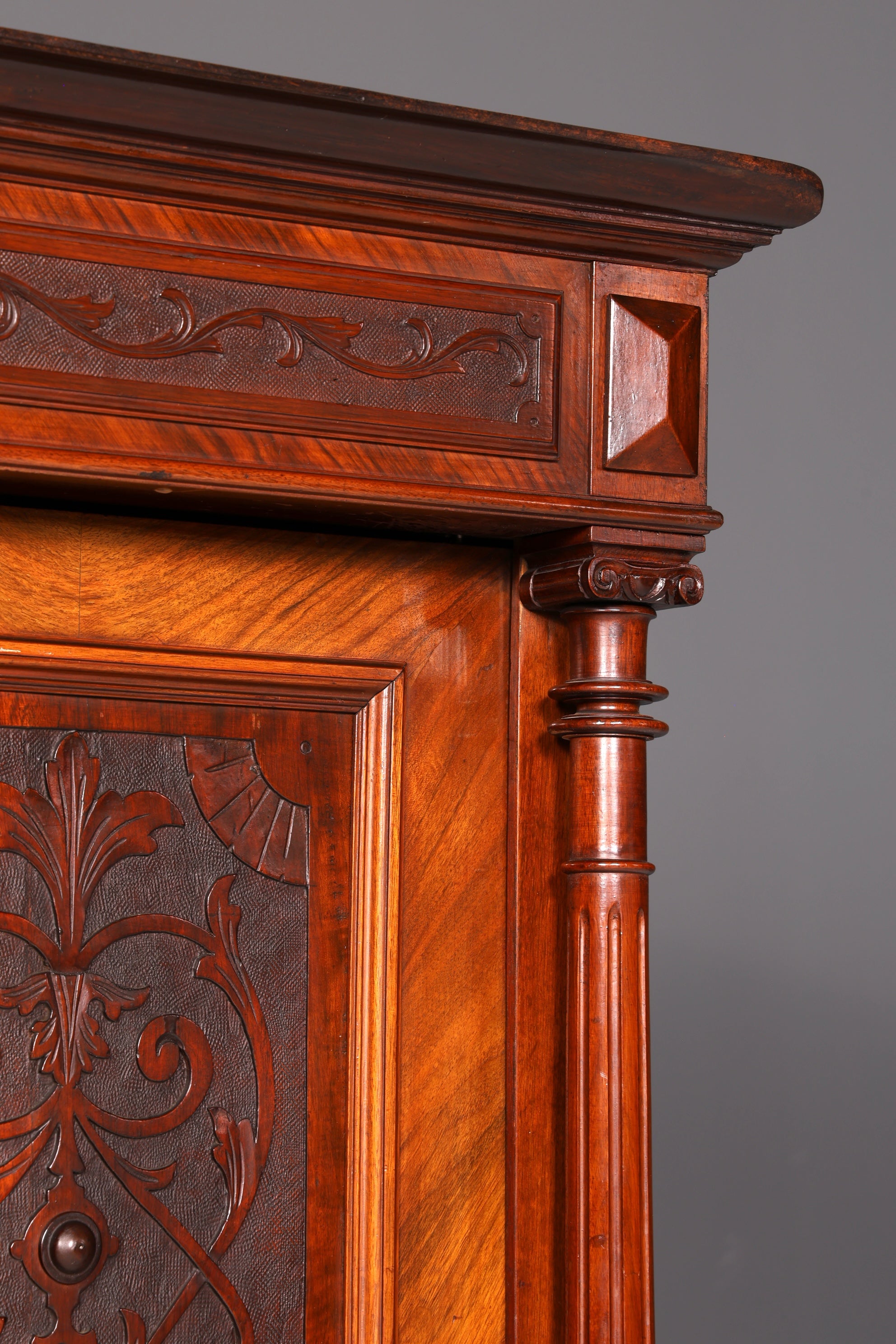 Beeindruckender Gründerzeit Schrank um 1880 Kleiderschrank Antik Jugendstil Wäscheschrank Dielenschrank