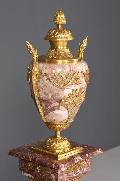 Wunderschöne Barock Stil Säule mit Vase Louis XV Marmor Naturstein Blumensäule Sockel Ablage