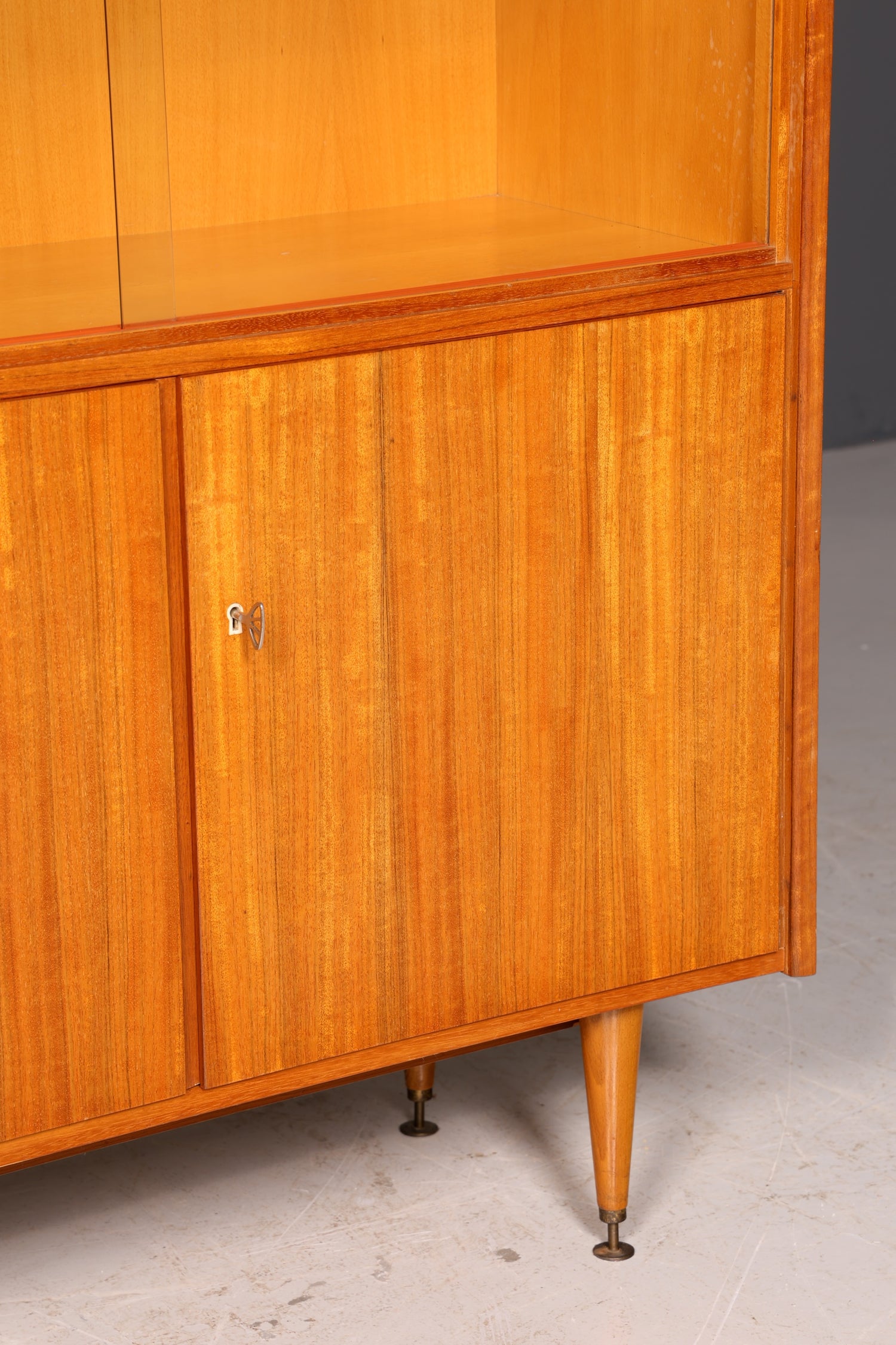 Wunderschöne Mid Century Vitrine Bücherschrank Vintage Glasvitrine Highboard Schrank 60er echt Holz