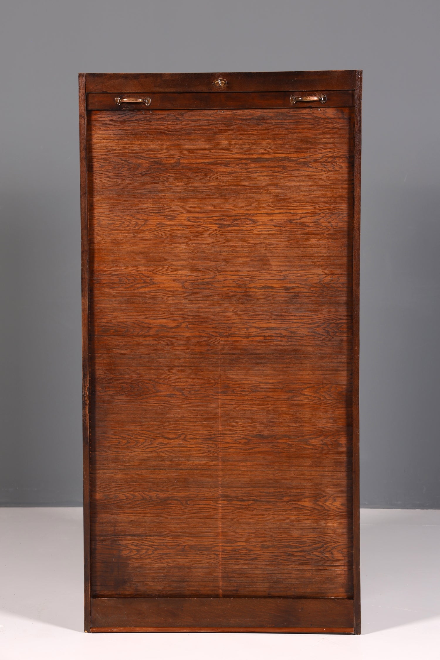 Schlichter Mid Century Rollladenschrank Bauhaus Apothekerschrank Art Deco Aktenschrank Büroschrank