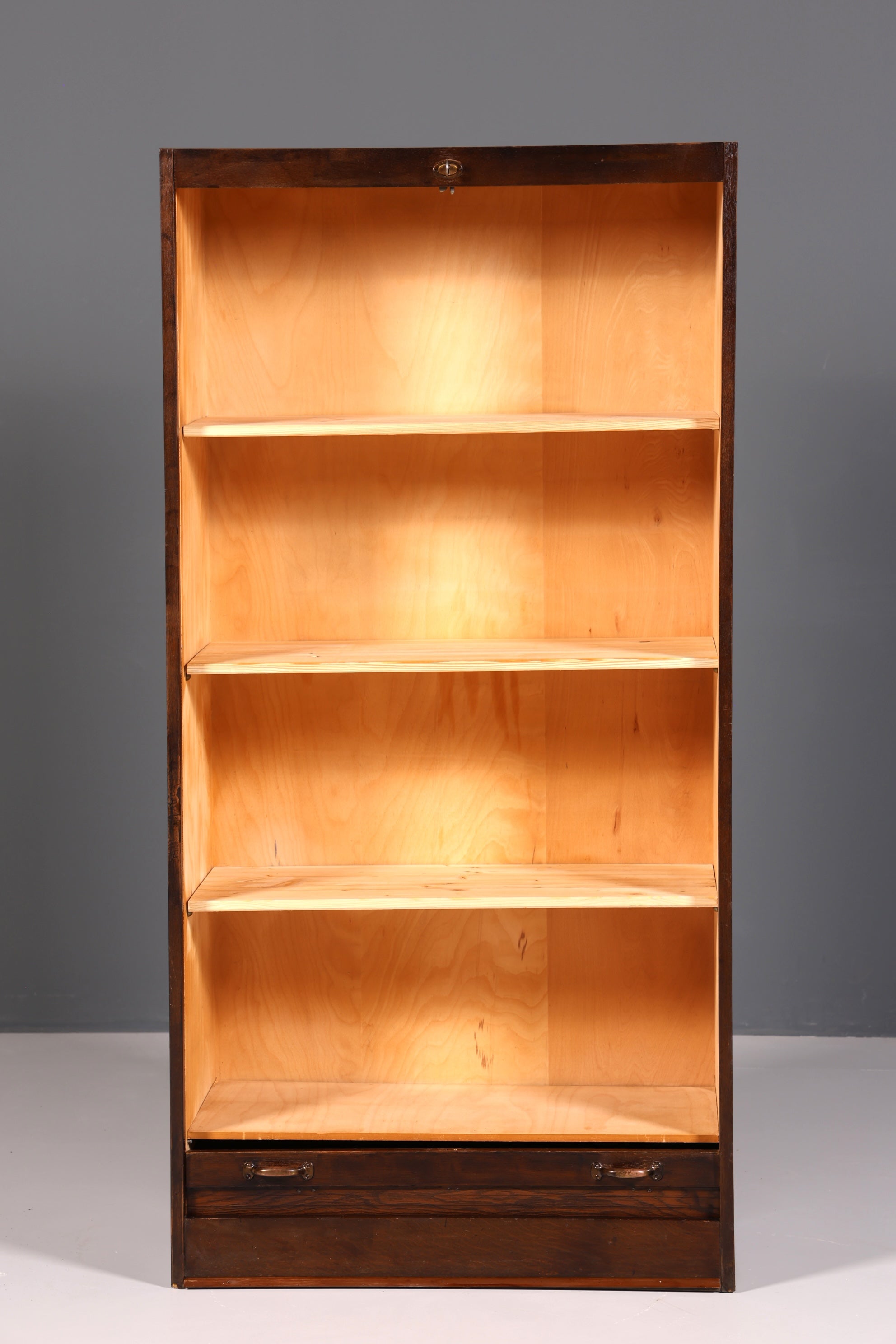 Schlichter Mid Century Rollladenschrank Bauhaus Apothekerschrank Art Deco Aktenschrank Büroschrank