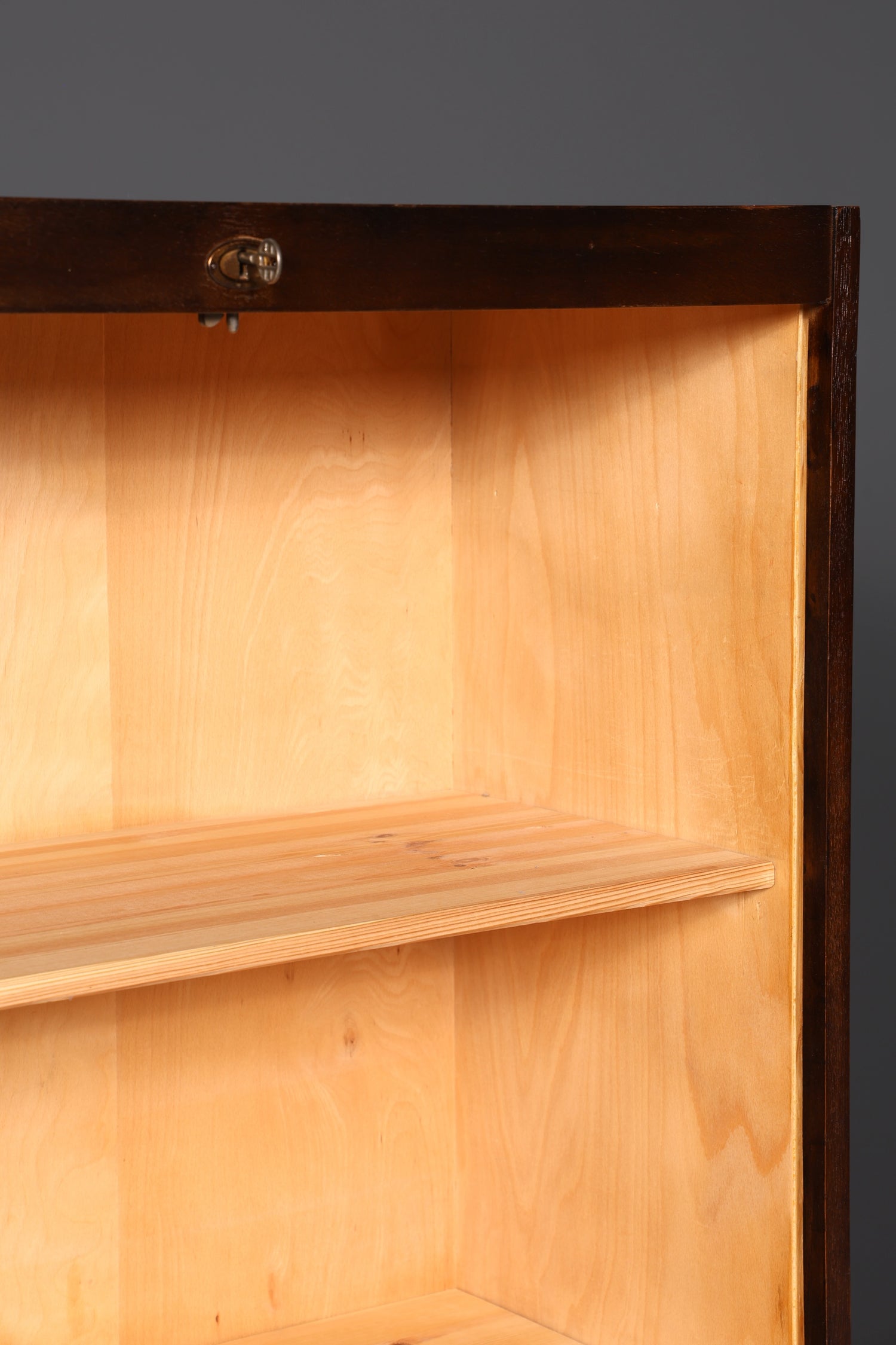 Schlichter Mid Century Rollladenschrank Bauhaus Apothekerschrank Art Deco Aktenschrank Büroschrank