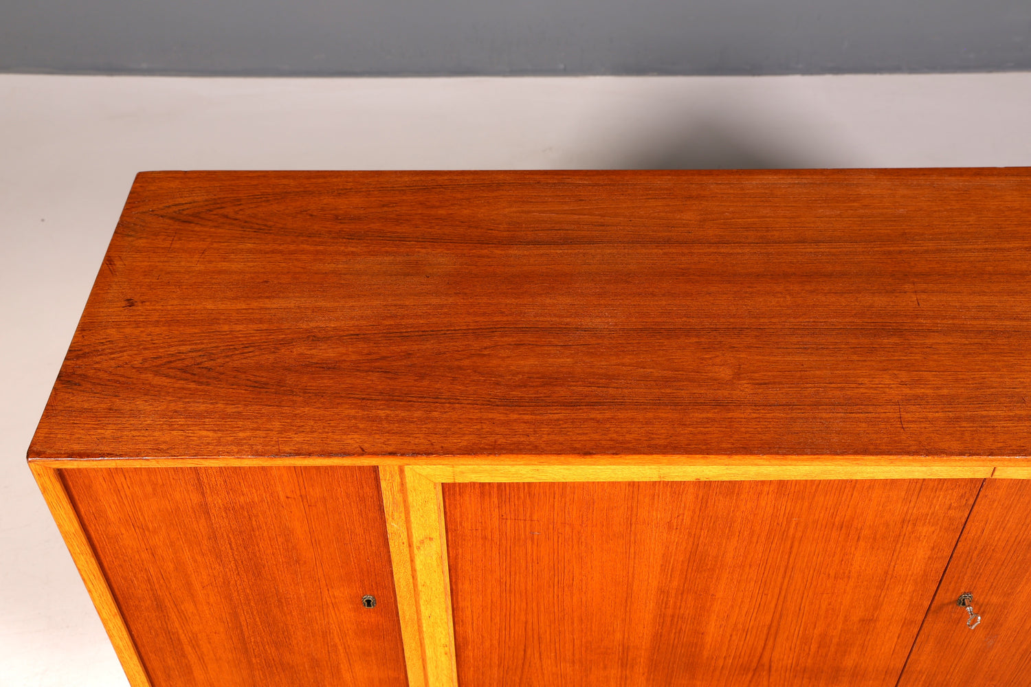 G330 Finish Wunderschönes Mid Century Sideboard Vintage TV Kommode 60s Schrank (Kopie)