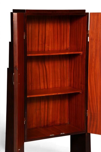 Hauptstadt Möblerei Art Deco Highboard Sun aus dunklem Echtholz mit sichtbaren Regalfächern im Innenraum