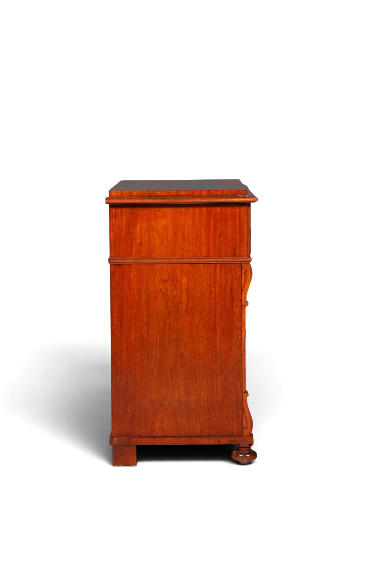 Hauptstadt Möblerei antike Louis Philippe Kommode aus massivem Holz in warmer brauner Farbe, Seitenansicht