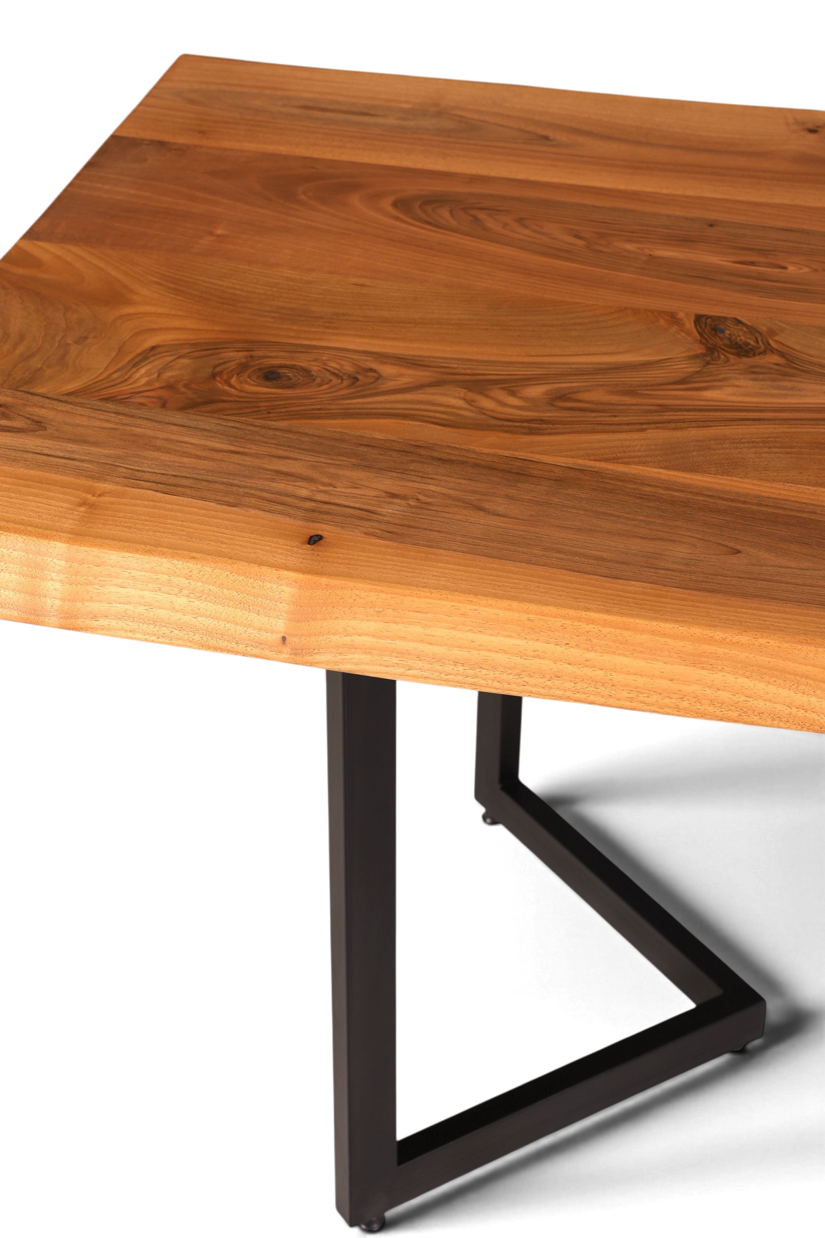 Edler Nussbaum Tisch 260cm-97cm Esszimmer Tisch Baumkanten Platte massiv Holz Küchentisch