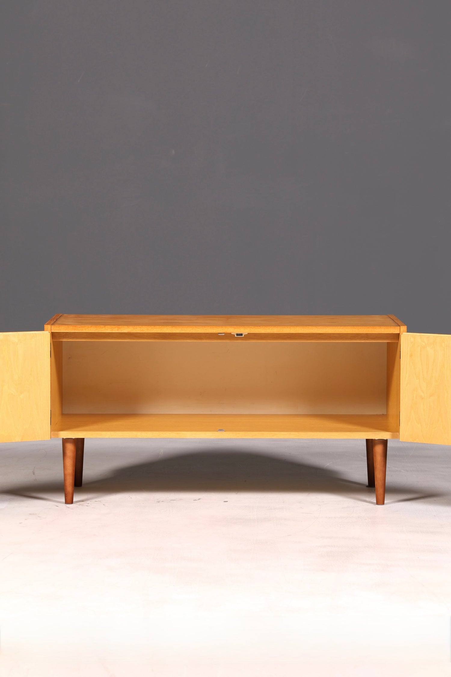 Wunderschöne Original Hellerau Mid Century Kommode Modell 427 Sideboard TV Schrank Vintage echt Holz