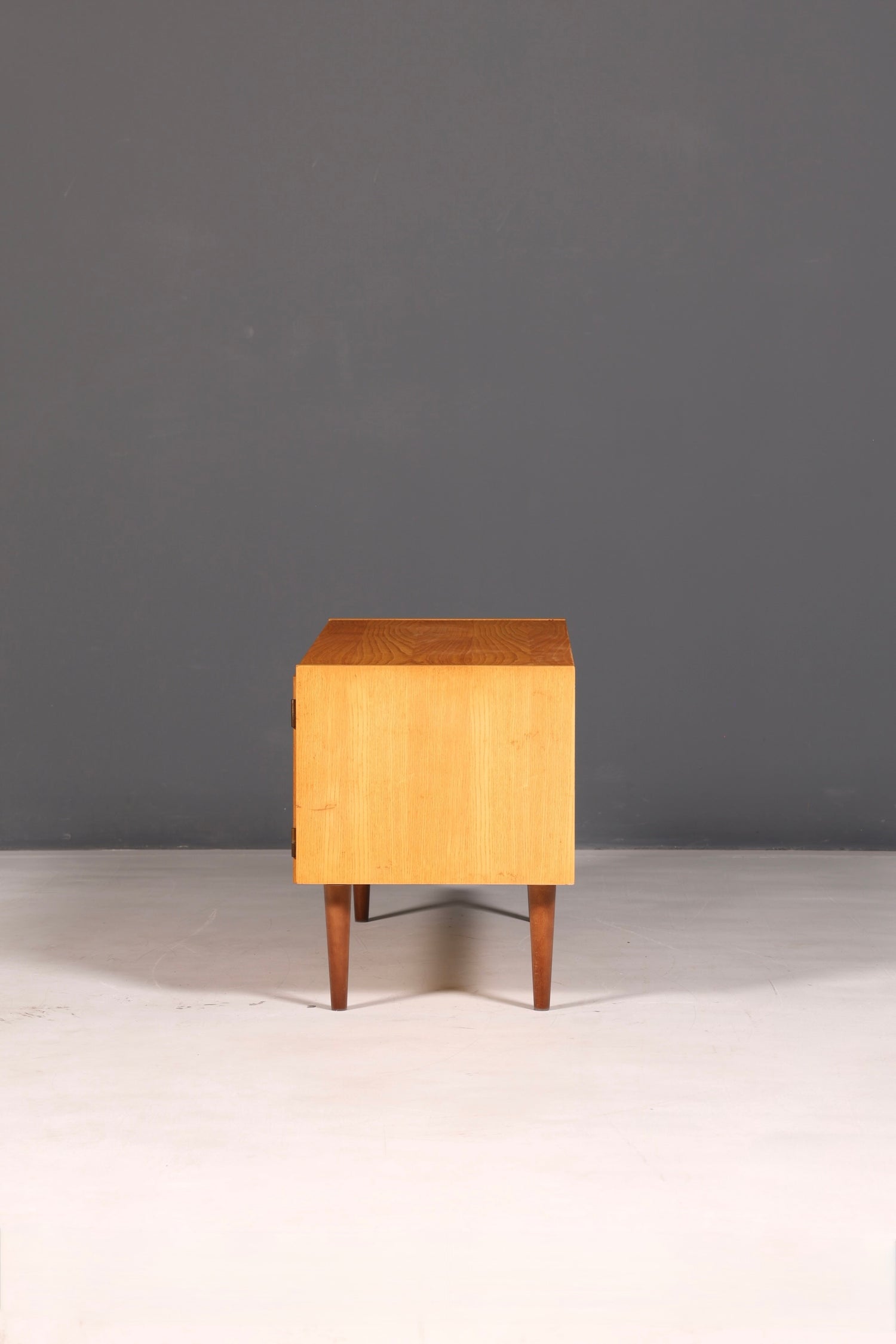 Prachtige originele Hellerau-kommode uit het midden van de twintigste eeuw, model 427, dressoir voor tv, vintage, echt hout