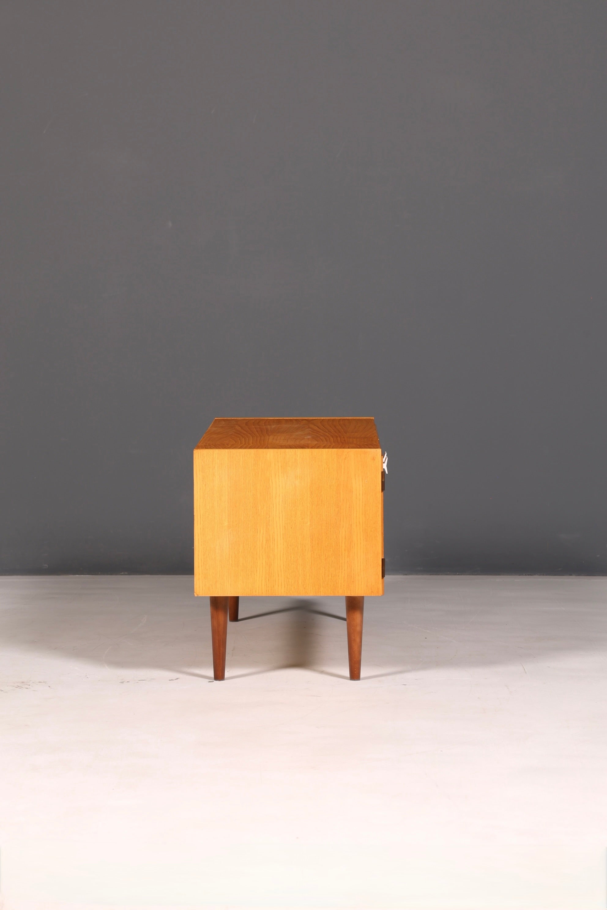 Prachtige originele Hellerau-kommode uit het midden van de twintigste eeuw, model 427, dressoir voor tv, vintage, echt hout