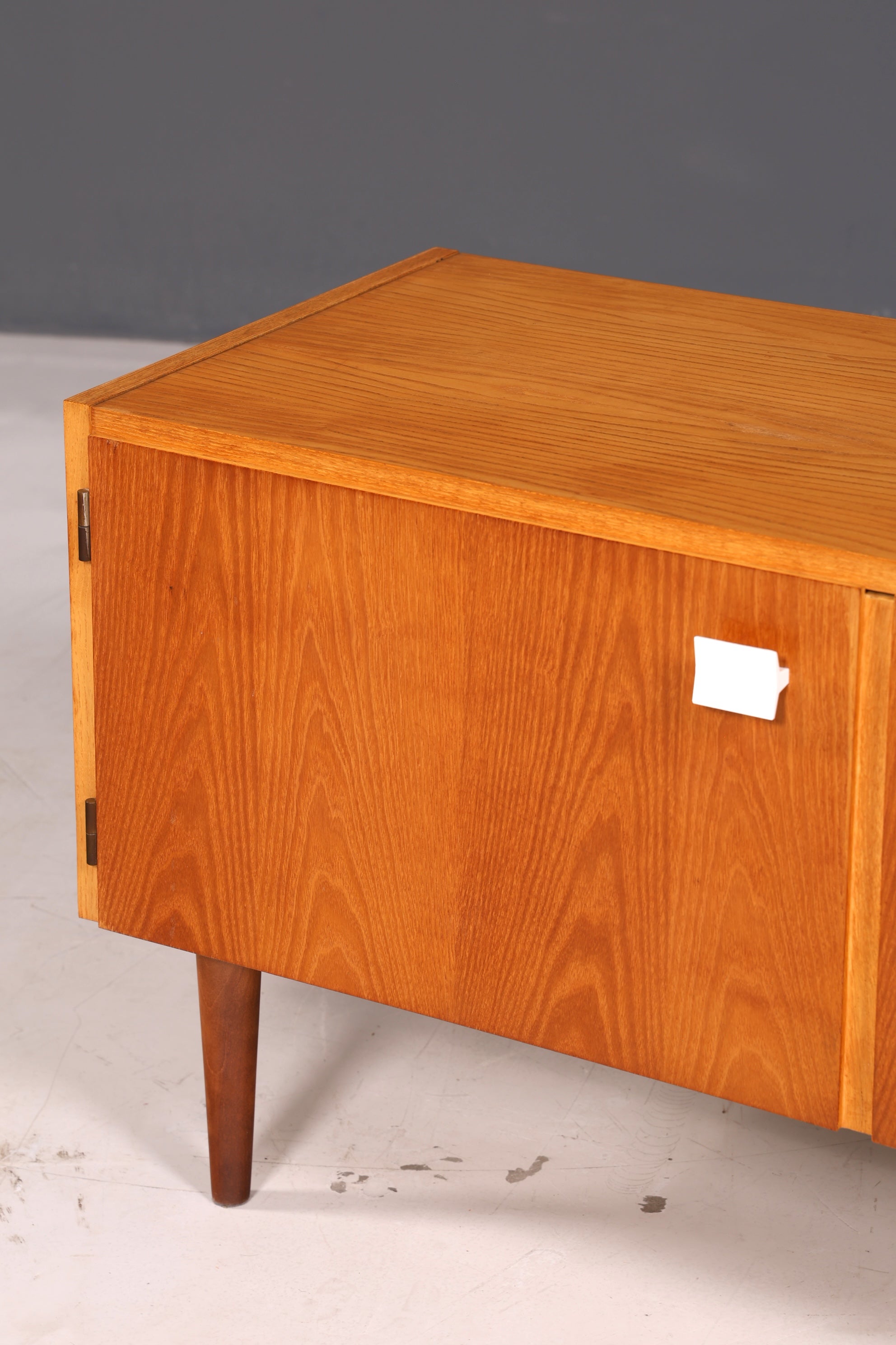 Prachtige originele Hellerau-kommode uit het midden van de twintigste eeuw, model 427, dressoir voor tv, vintage, echt hout