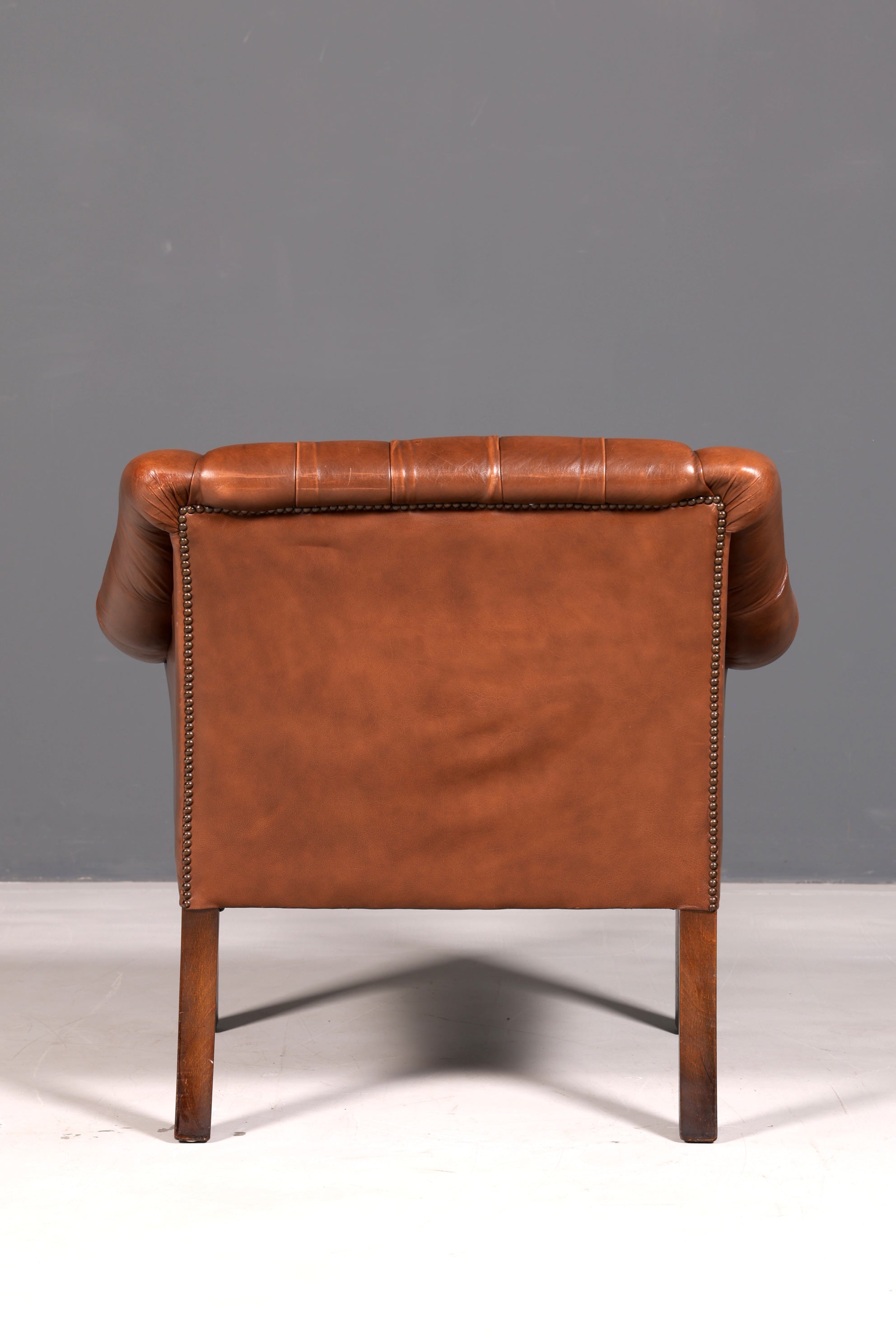 Elegant Chesterfield armchair club chair genuine brown leather English leather armchair