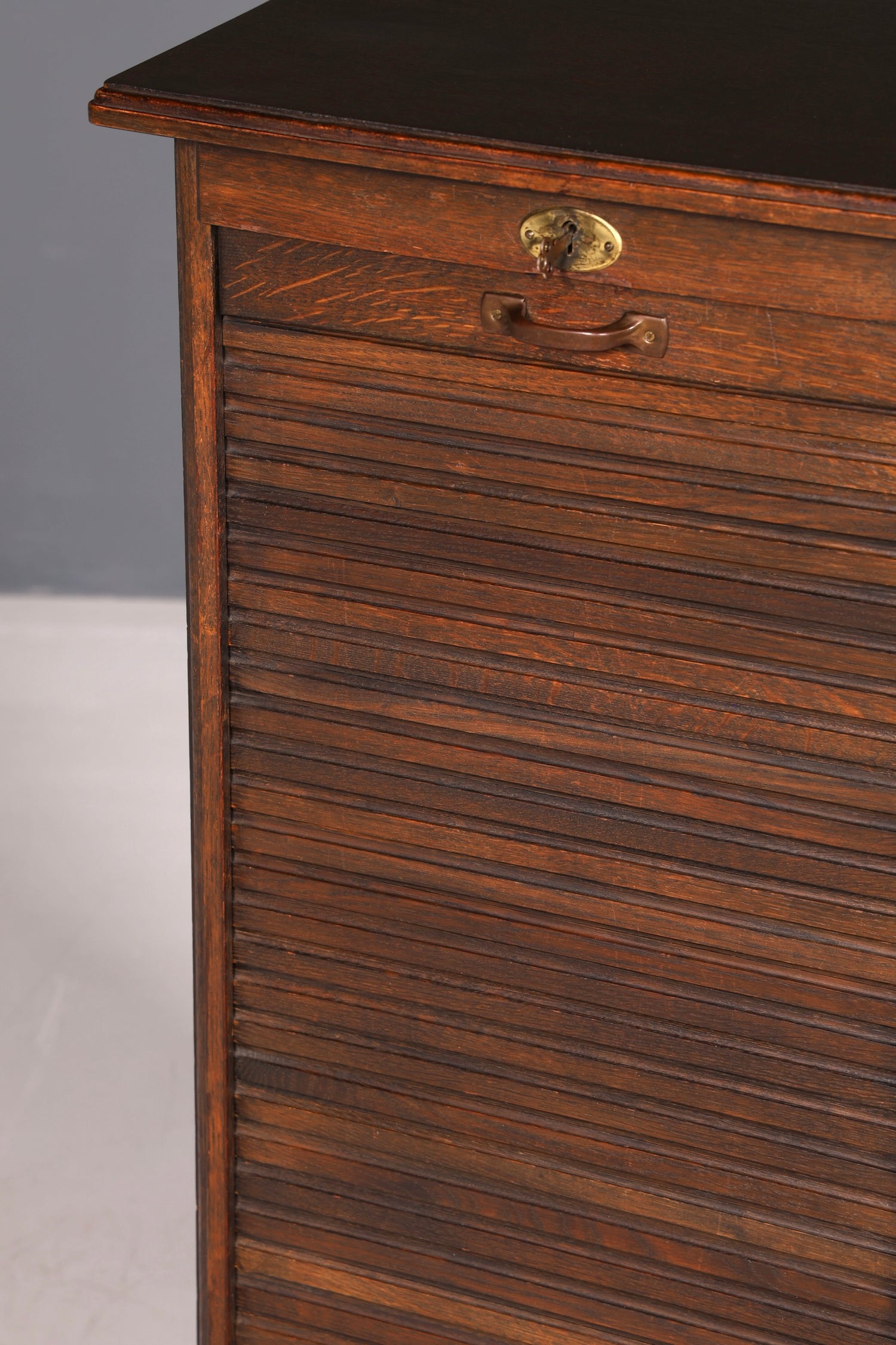 Schlichter Bauhaus Rollladenschrank Jalousieschrank Aktenschrank Art Deco Büroschrank Antik Vintage