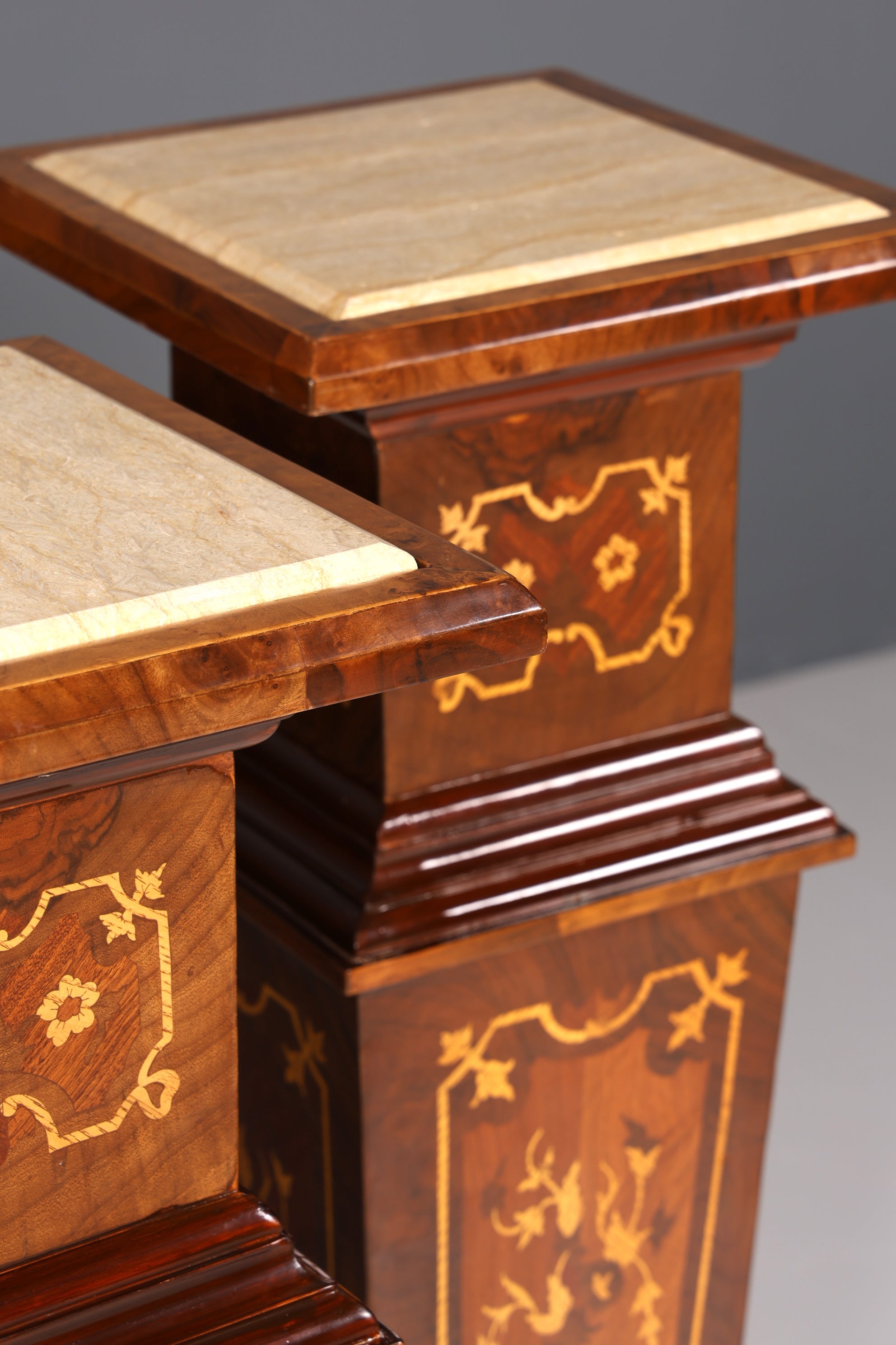 Edle Barock Stil Säule Louis XV Blumensäule Naturstein Marmor Intarsien Ablage Tisch