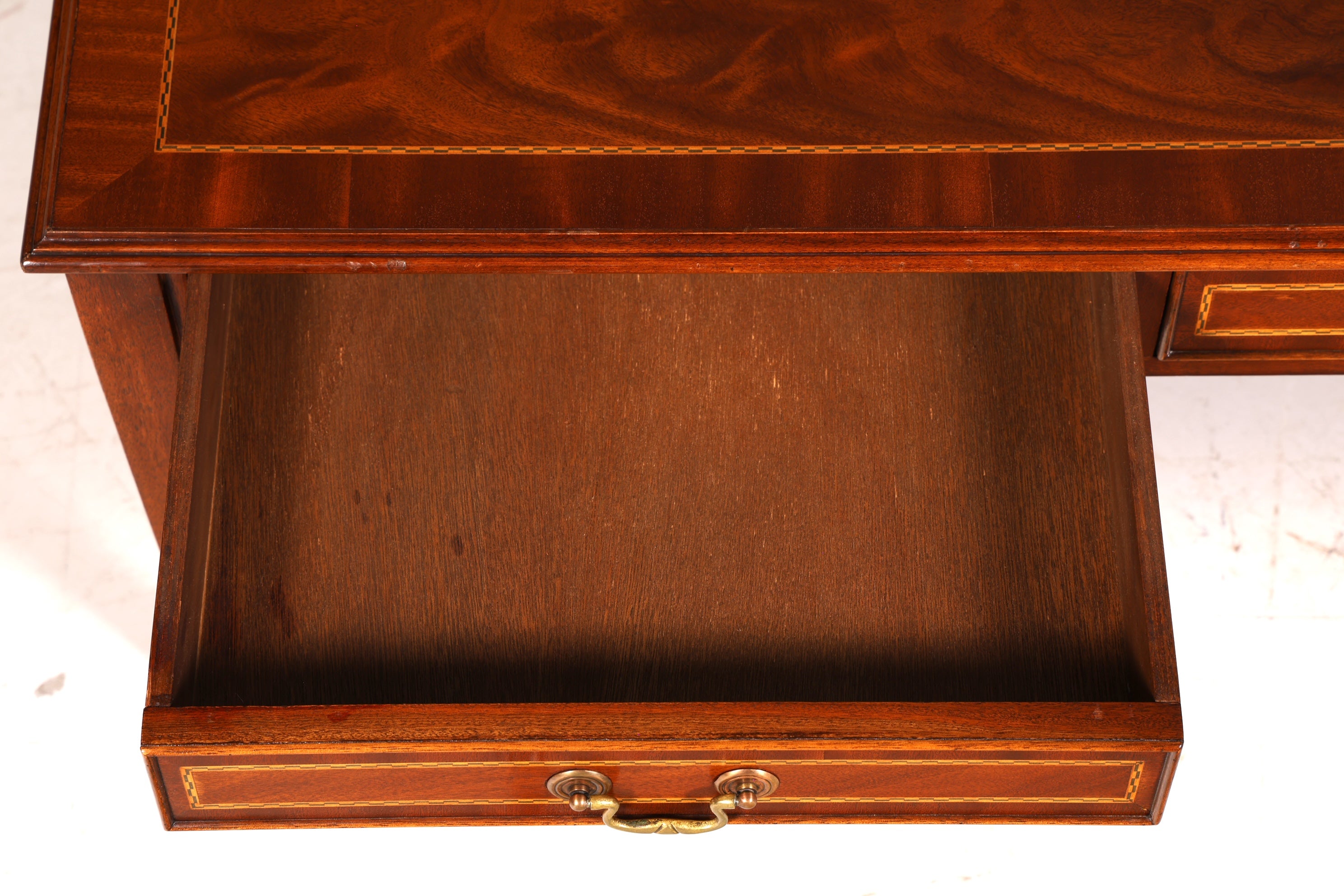 Prachtige Engelse salontafel van mahonie, bijzettafel van echt hout, aflegtafel, woonkamer­tafel