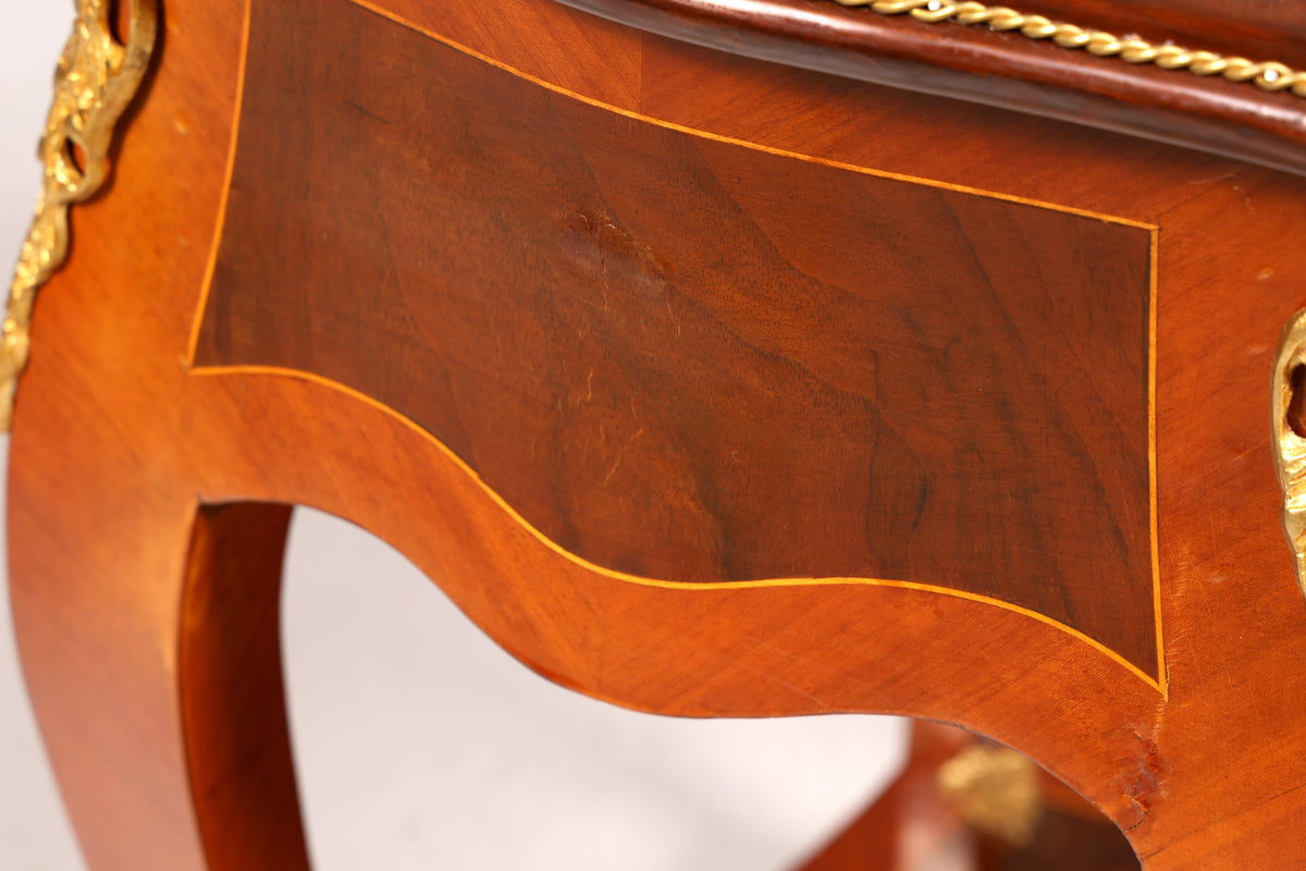 Prachtige Louis XV-bijzettafel in barokstijl, marmeren commode en telefoontafel