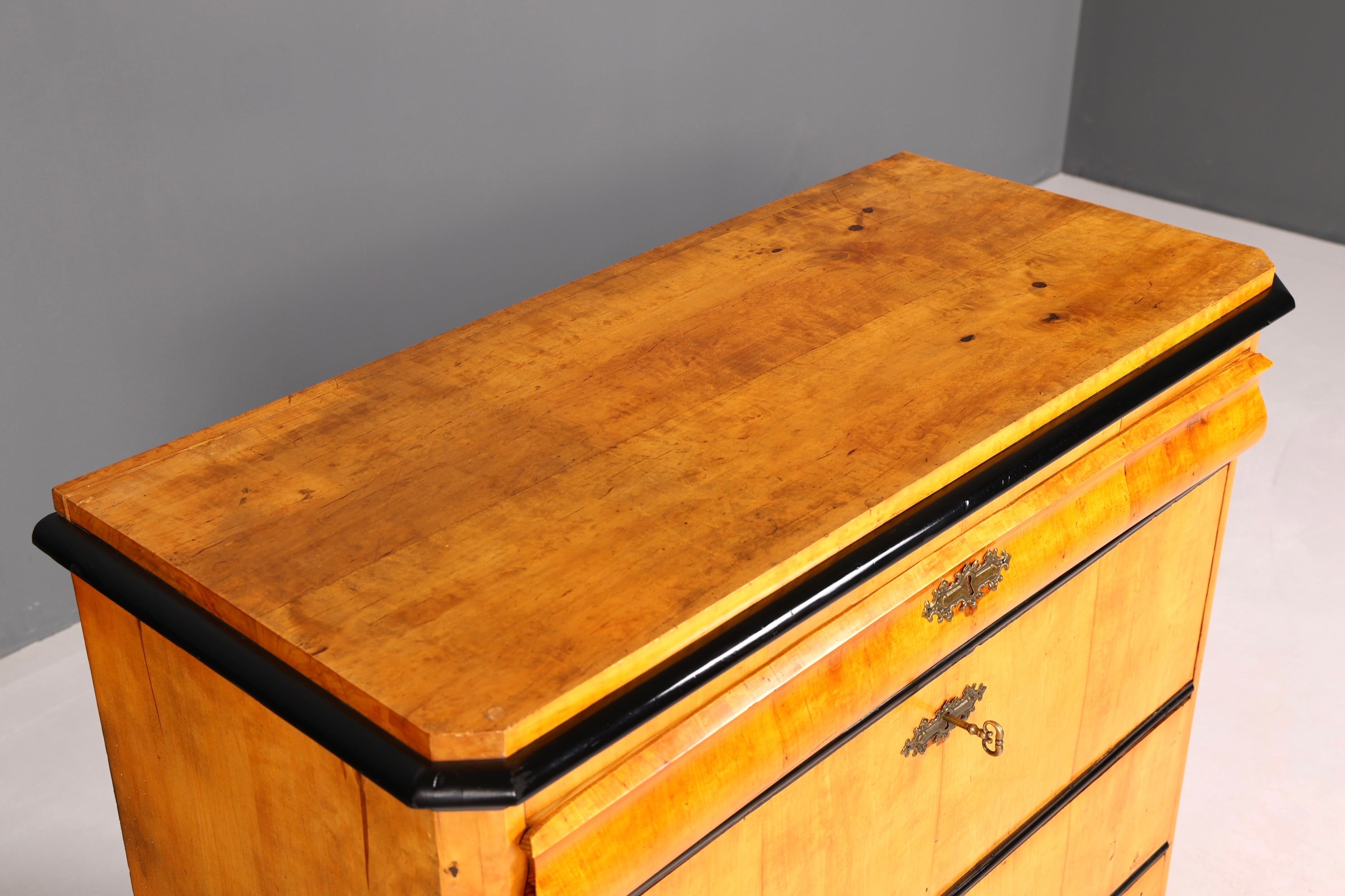 Beautiful antique Biedermeier chest of drawers, vertiko, birch, circa 1850, solid wood