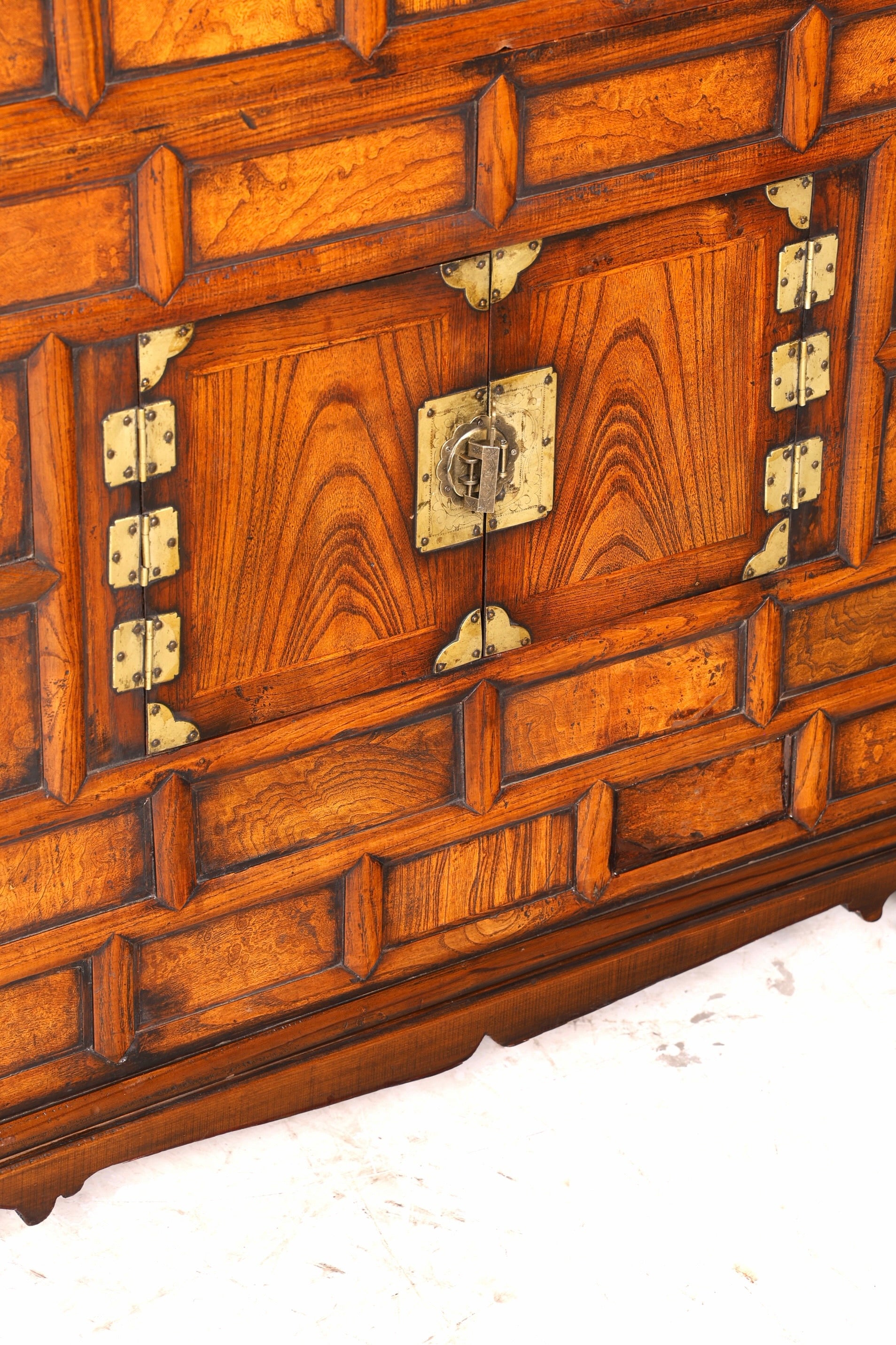 Beautiful Asian cabinet, antique chest of drawers, solid wood, genuine brass, vertiko